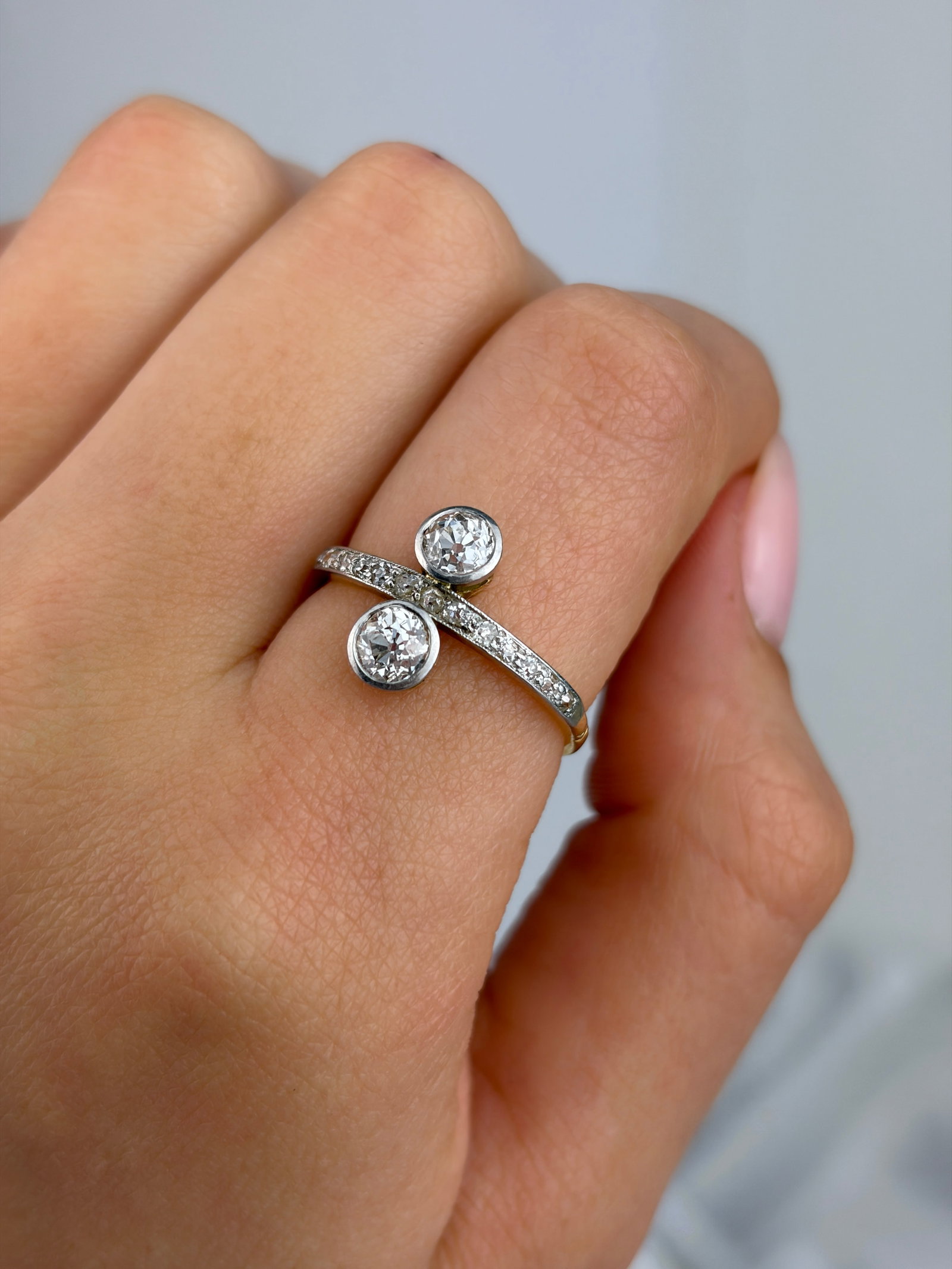 ANTIQUE ART DECO TWO STONE DIAMOND STACKED RING IN 18CT GOLD - 8