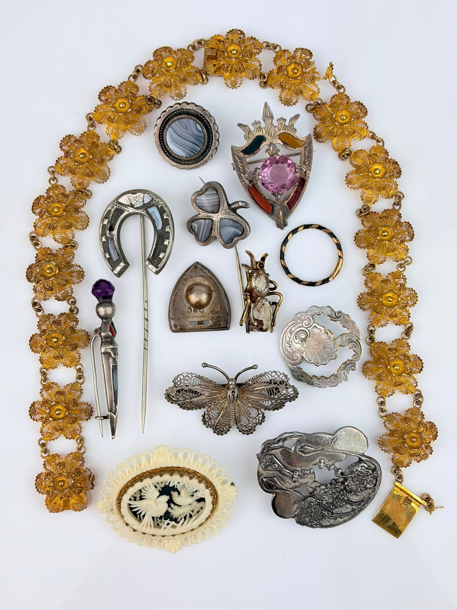 MIXED LOT SILVER BROOCHES, NECKLACE ETC: MIXED LOT SILVER BROOCHES, NECKLACE ETC
