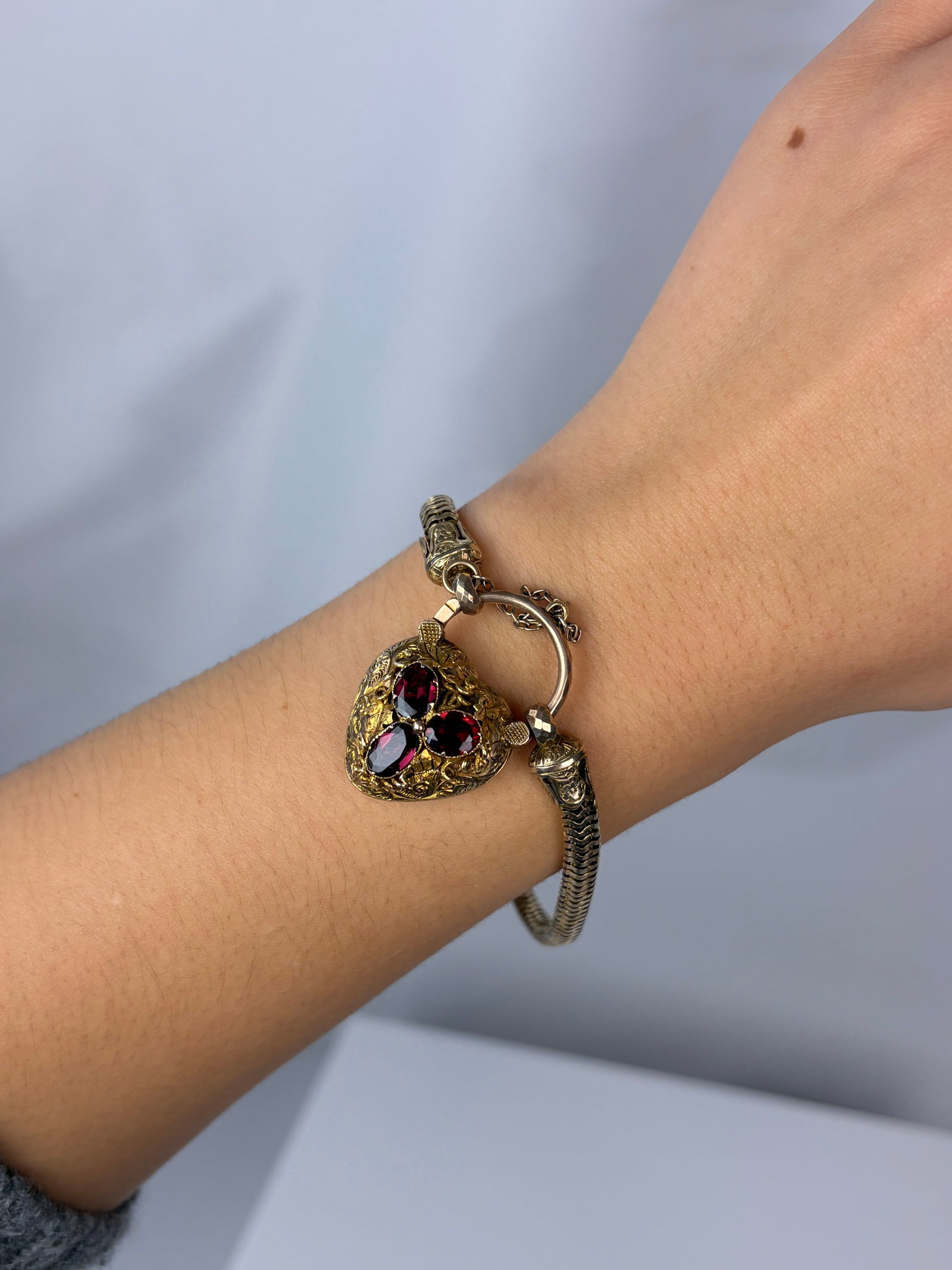 Boxed Chunky Victorian Garnet 15ct Gold Bracelet with Heart Padlock Locket - 10