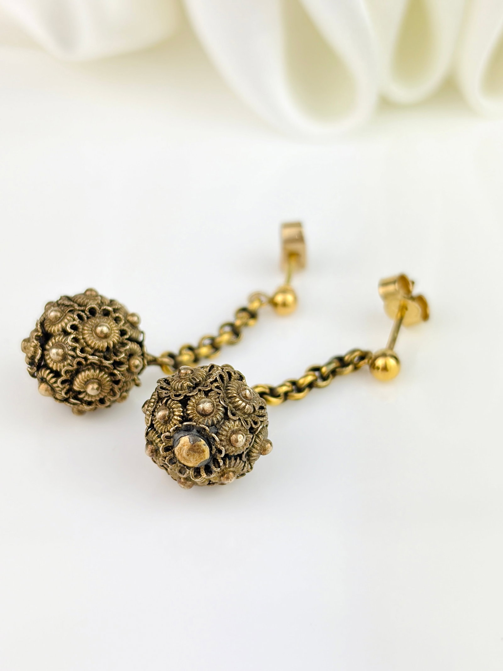 ANTIQUE FLOWER DROP EARRINGS IN 18CT AND 9CT GOLD - 3