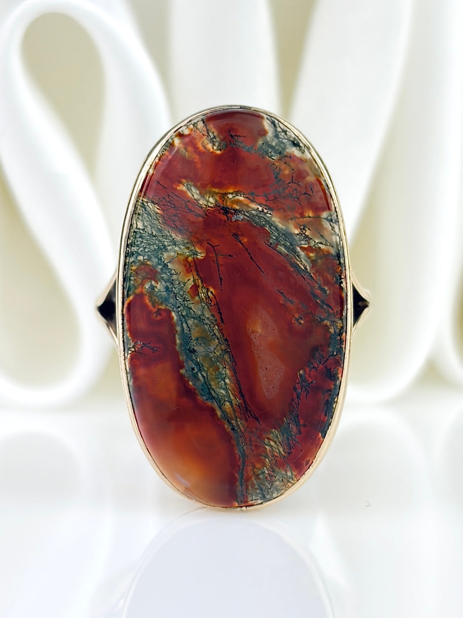 VINTAGE LARGE RED AND GREEN MOSS AGATE RING IN GOLD (1 of 9)