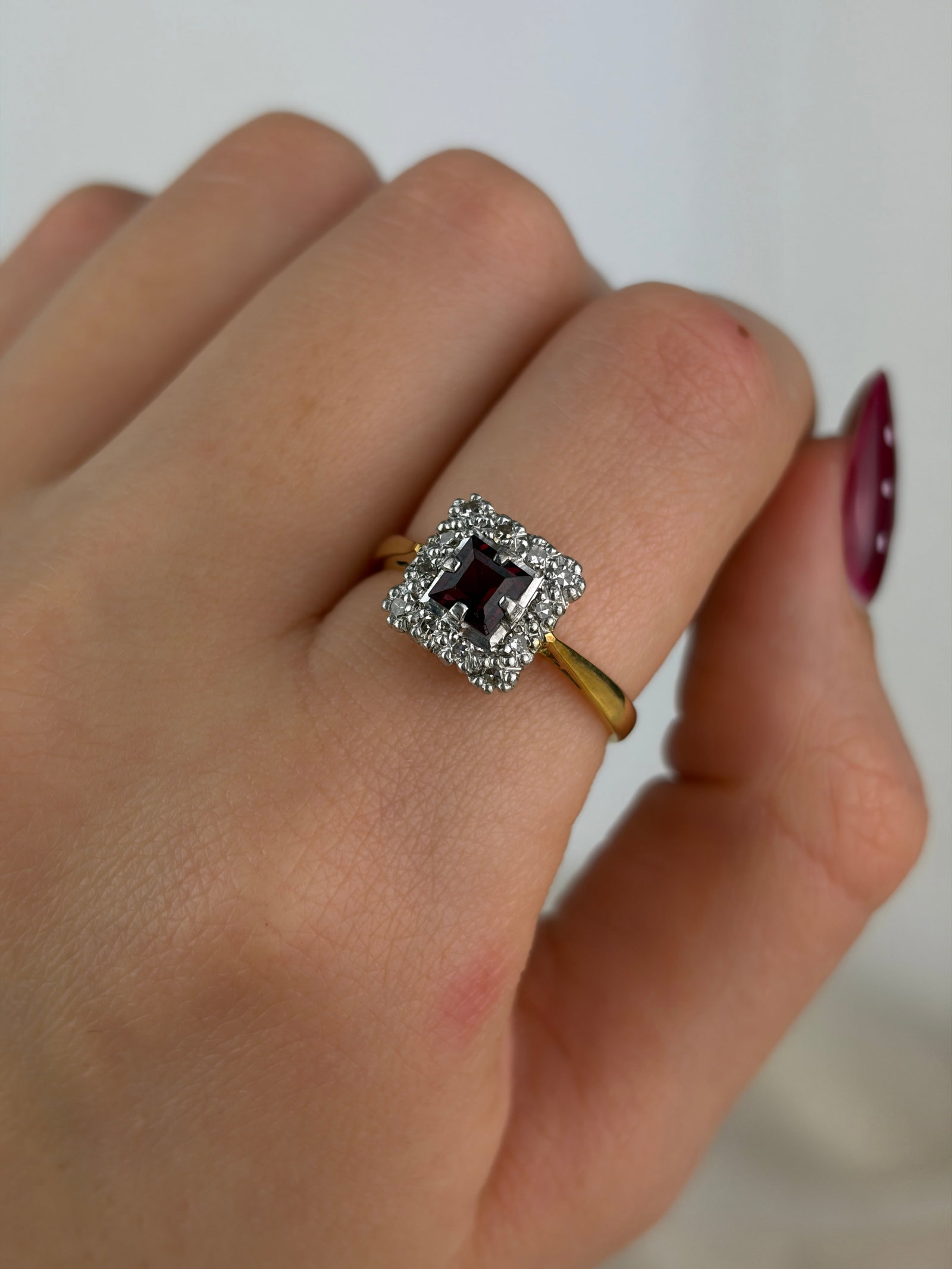 vintage 18ct yellow gold and platinum diamond and garnet square ring - 8