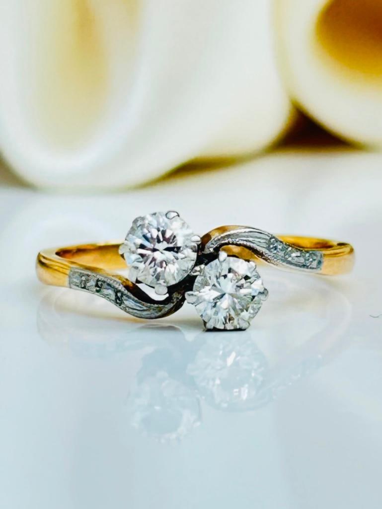 Antique 18ct Yellow Gold and Platinum Diamond Cross over Ring: Antique 18ct Yellow Gold and Platinum Diamond Cross over Ring sweet and simple diamond ring measurements size UK N US 7 head of ring 7mm x 6mm weight 2.73g sta