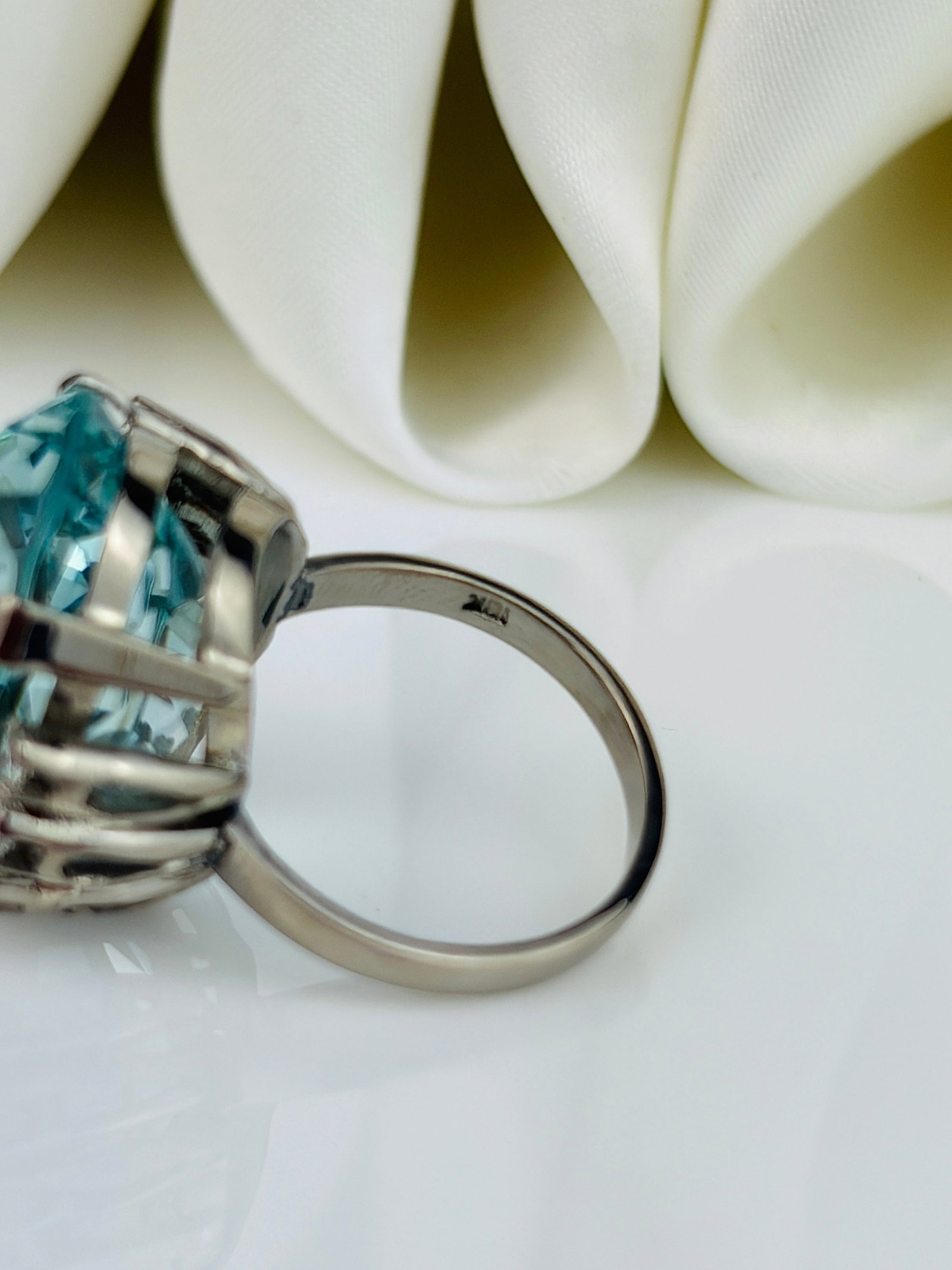 Giant 18.21ct Aquamarine and Diamond Shoulder Cocktail Ring in 18ct White Gold - 4