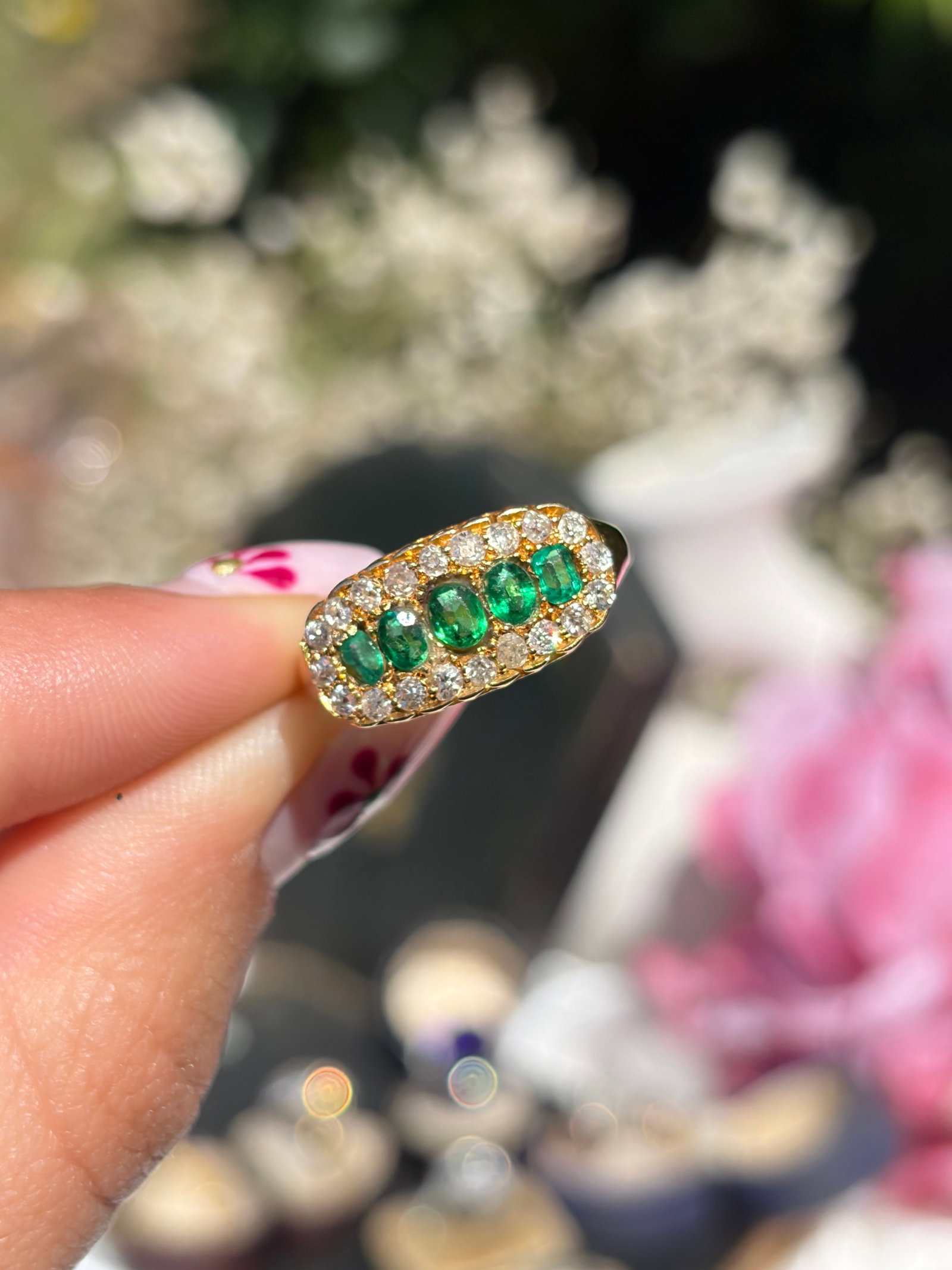 ANTIQUE C.1907 18CT YELLOW GOLD EMERALD AND DIAMOND TRIPLE CLUSTER RING - 10