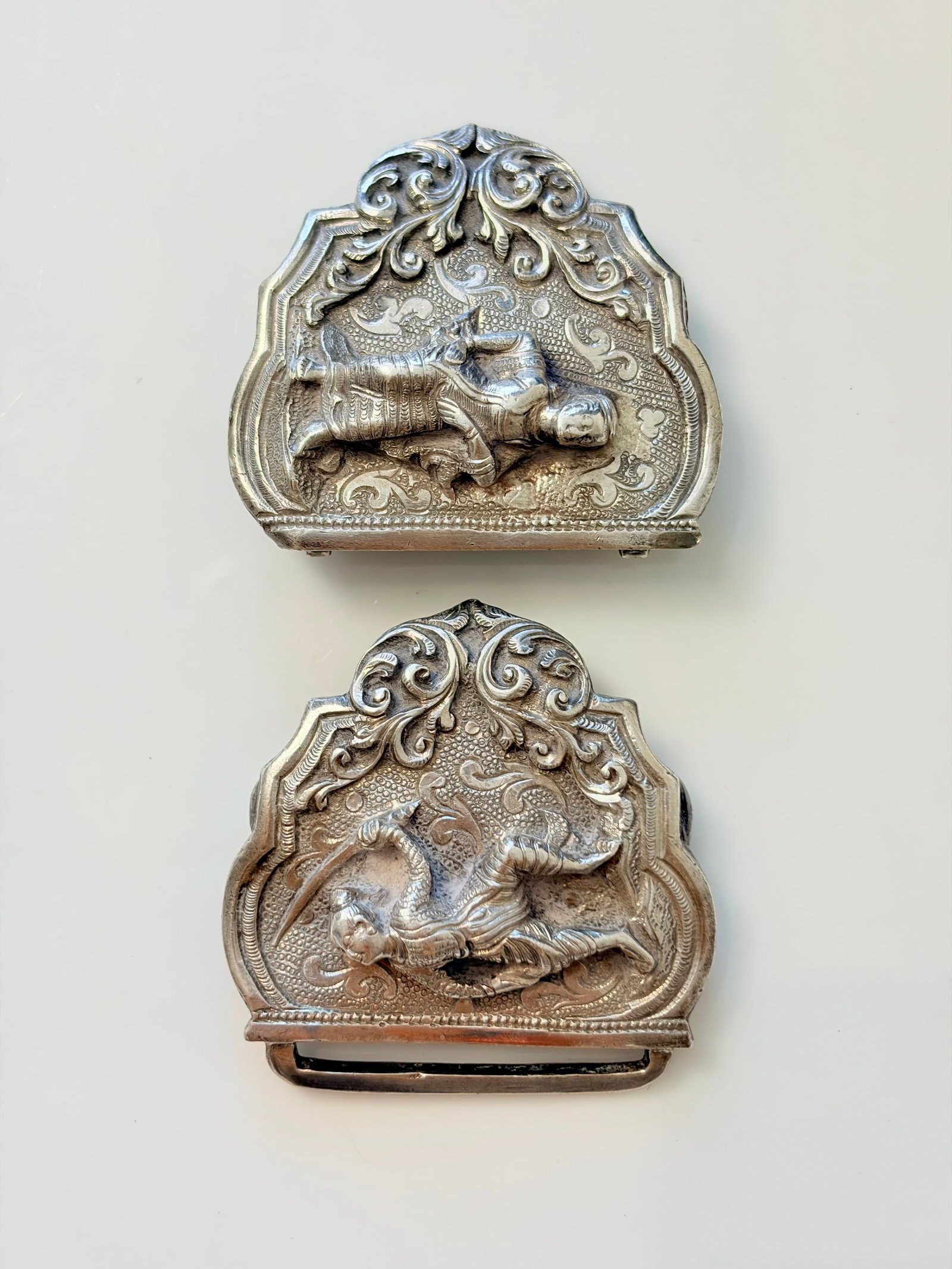 MIXED LOT- ANTIQUE SILVER BUCKLES: MIXED LOT- ANTIQUE SILVER BUCKLES