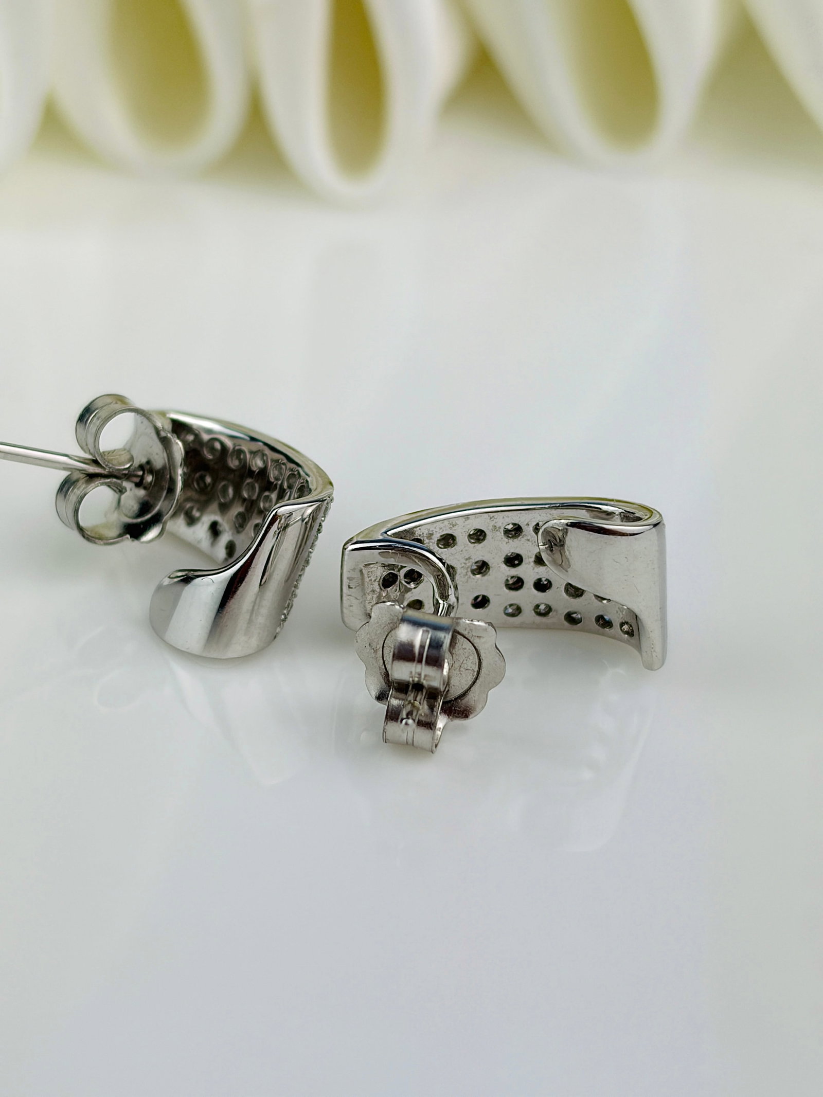 VINTAGE 9CT WHITE GOLD DIAMOND ENCRUSTED HOOP EARRINGS - 3