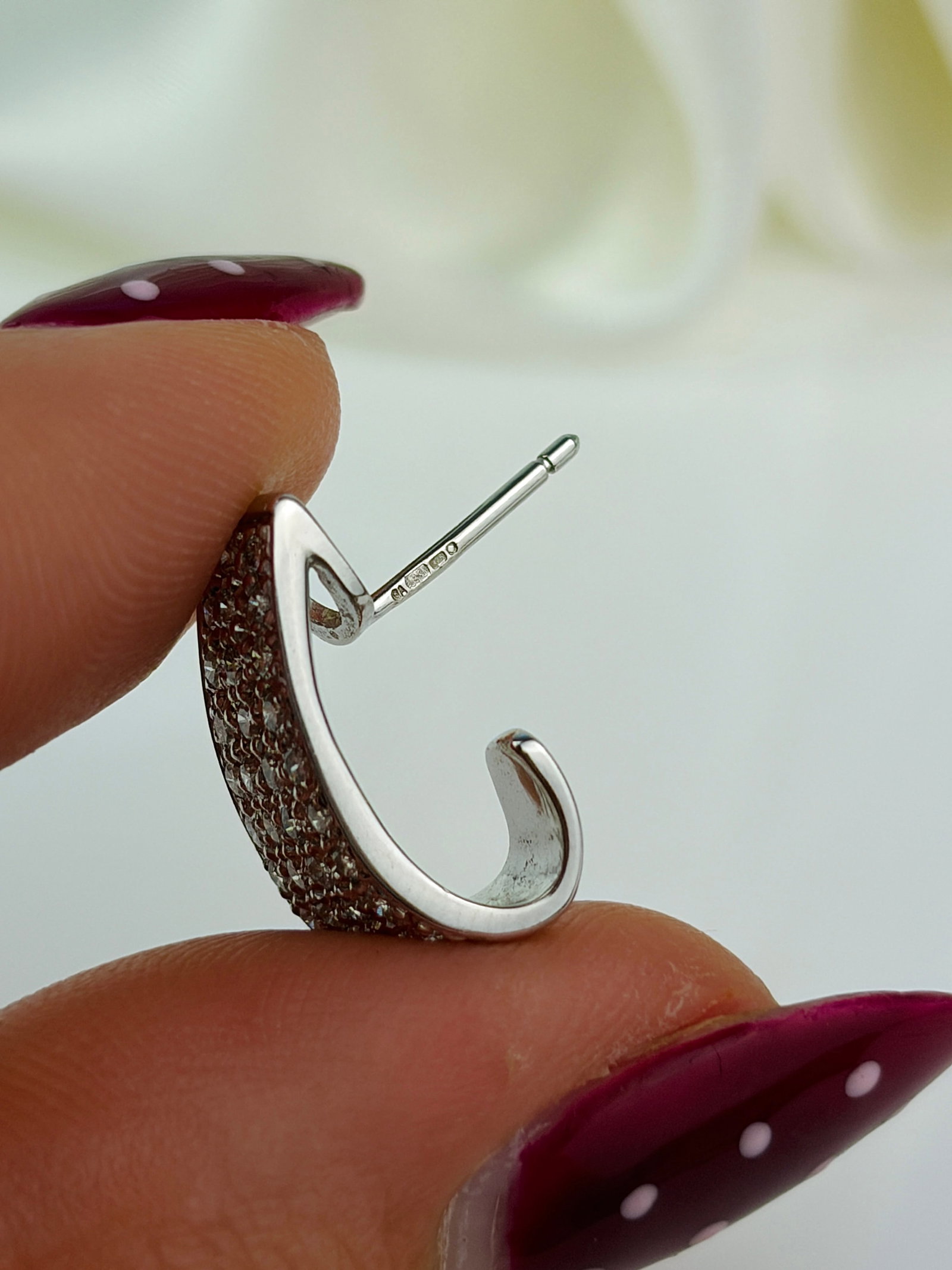 VINTAGE 9CT WHITE GOLD DIAMOND ENCRUSTED HOOP EARRINGS - 4