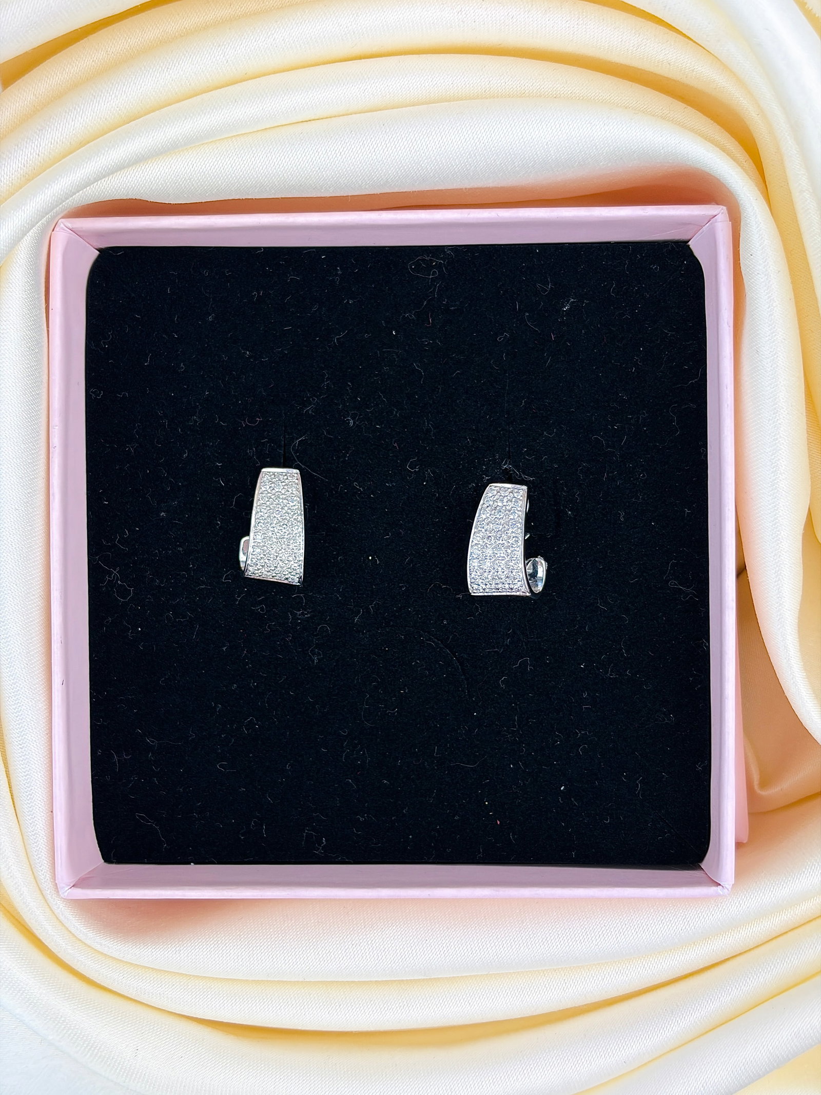 VINTAGE 9CT WHITE GOLD DIAMOND ENCRUSTED HOOP EARRINGS - 6