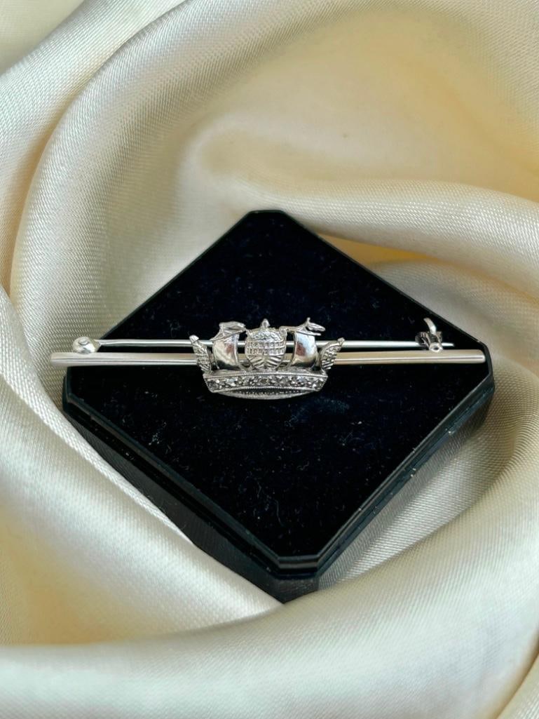 18ct White Gold Rose Cut Diamond Crown Royal Bar Brooch - 2