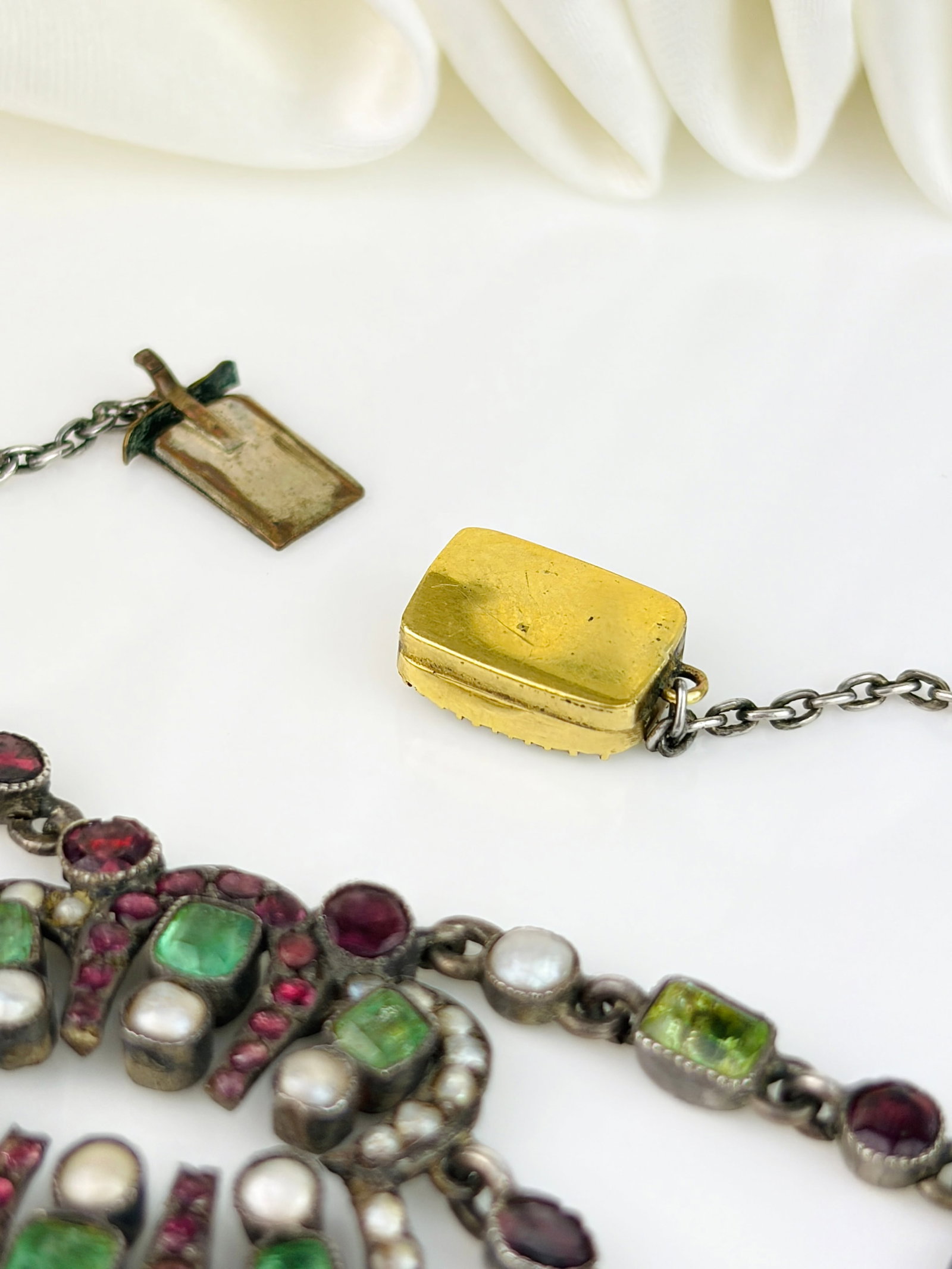 OUTSTANDING ANTIQUE MULTIGEM FANCY BOXED NECKLACE - 9