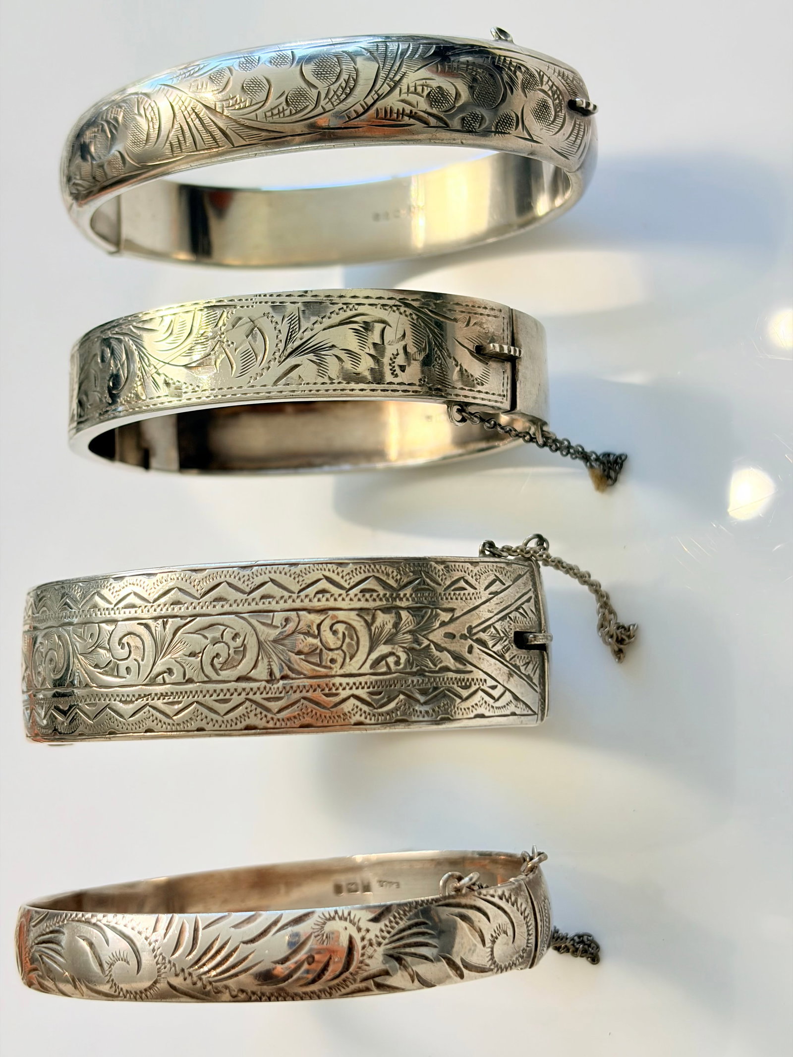 MIXED LOT- 4X SILVER BANGLES - 4