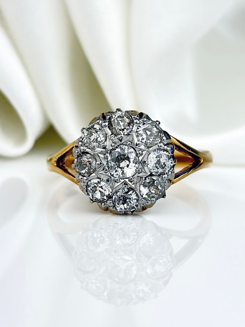 CHUNKY 18CT YELLOW GOLD DIAMOND CLUSTER RING (1 of 11)