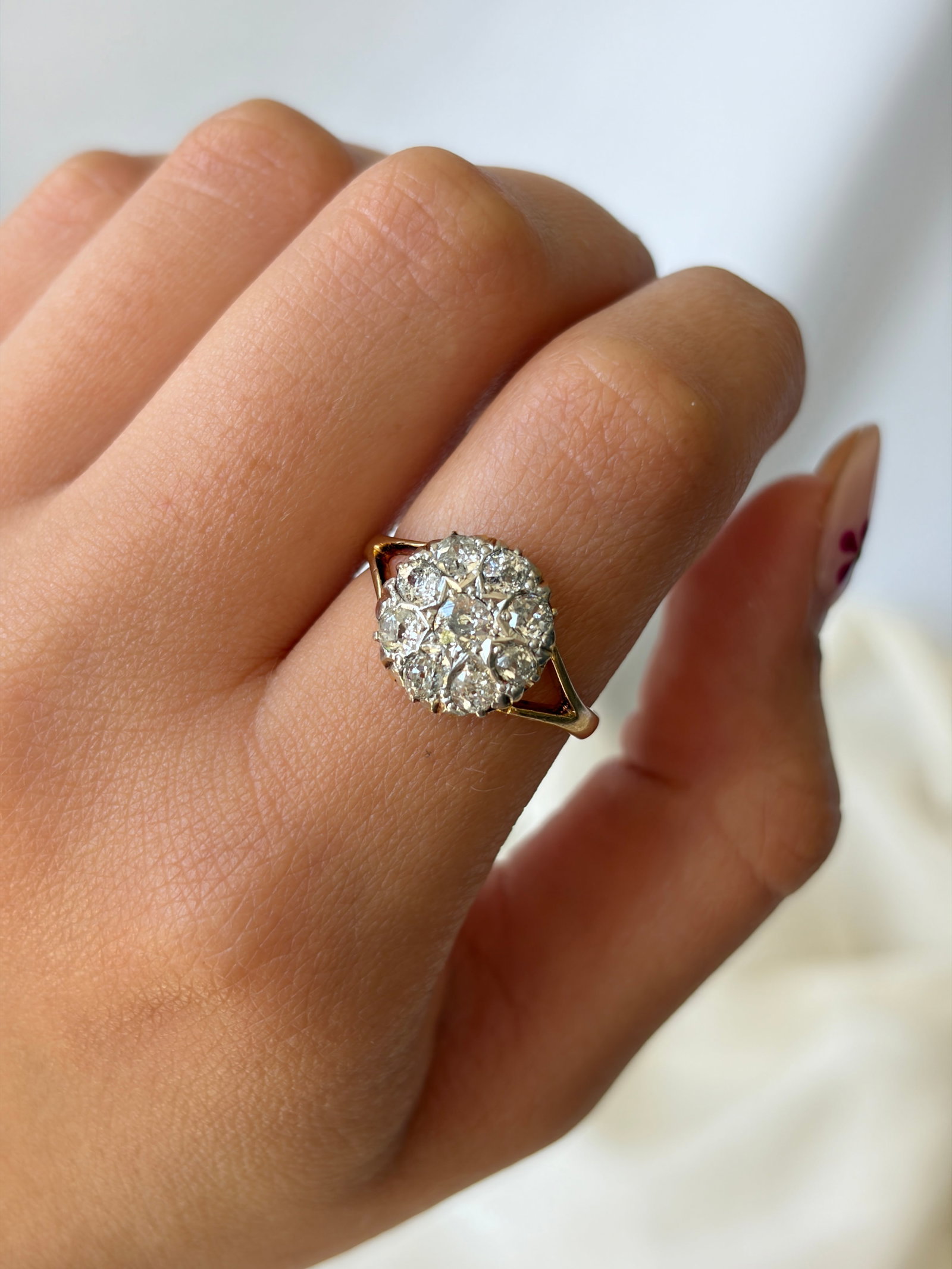 CHUNKY 18CT YELLOW GOLD DIAMOND CLUSTER RING - 3