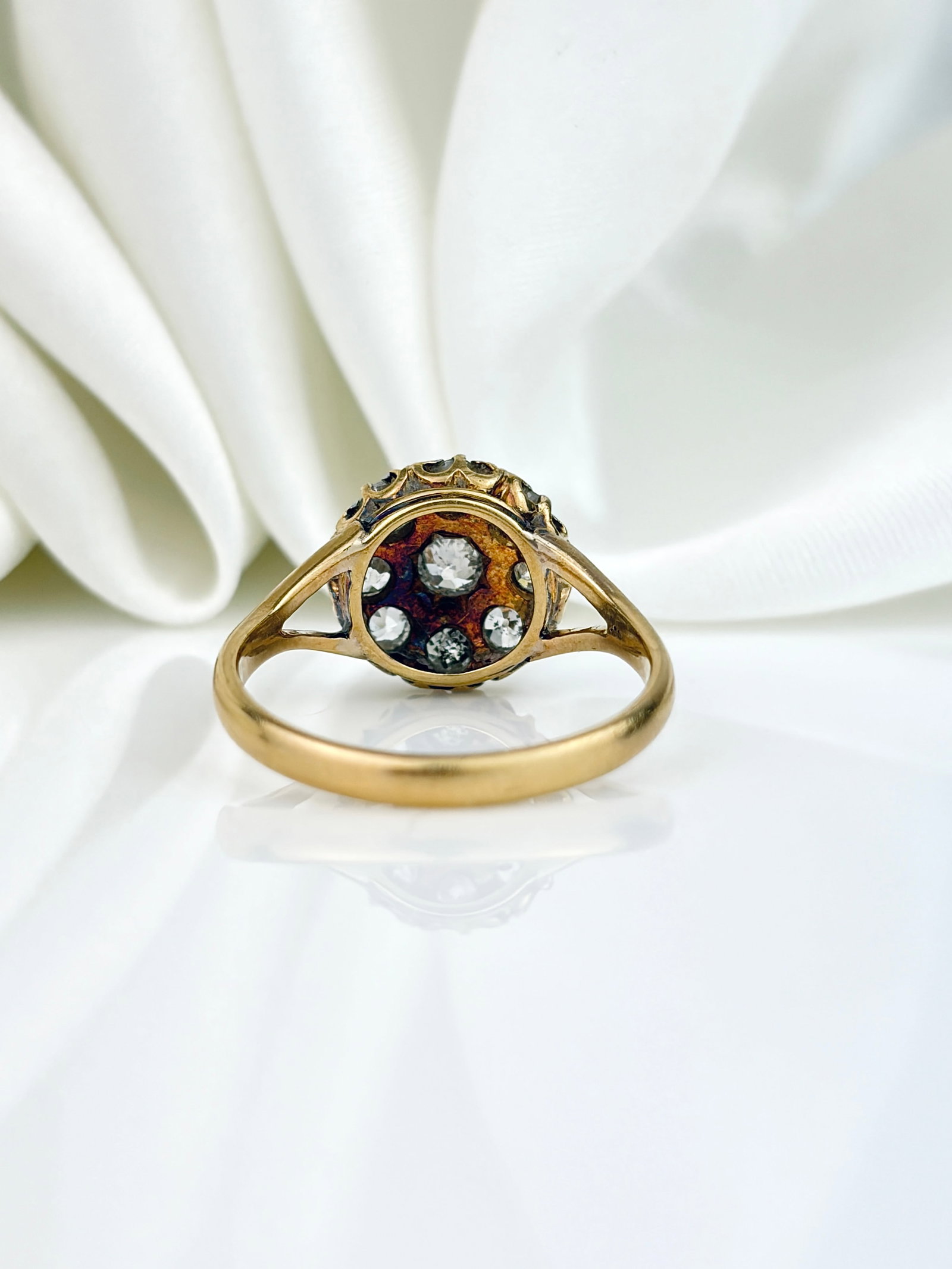 CHUNKY 18CT YELLOW GOLD DIAMOND CLUSTER RING - 5