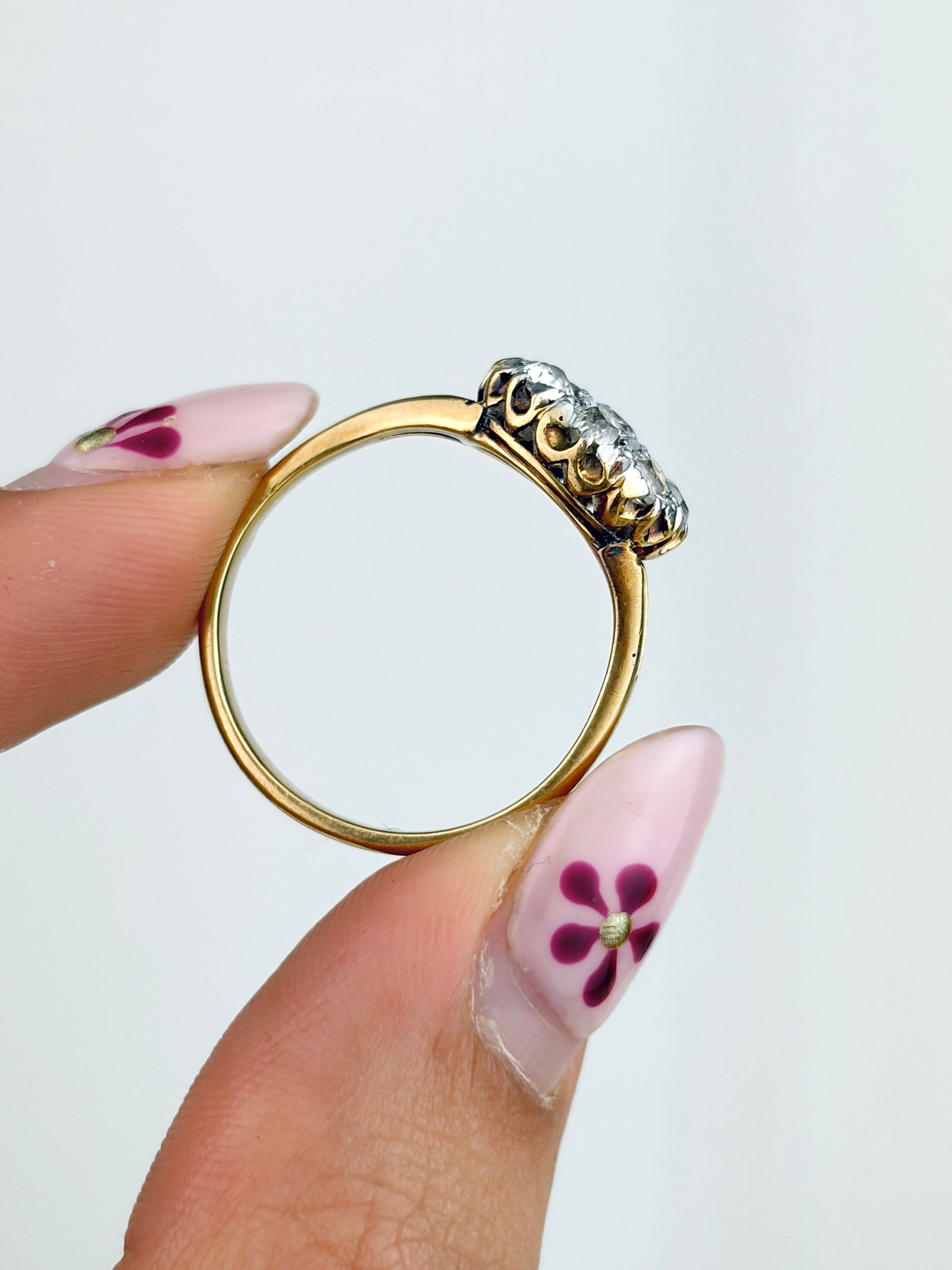 CHUNKY 18CT YELLOW GOLD DIAMOND CLUSTER RING - 8