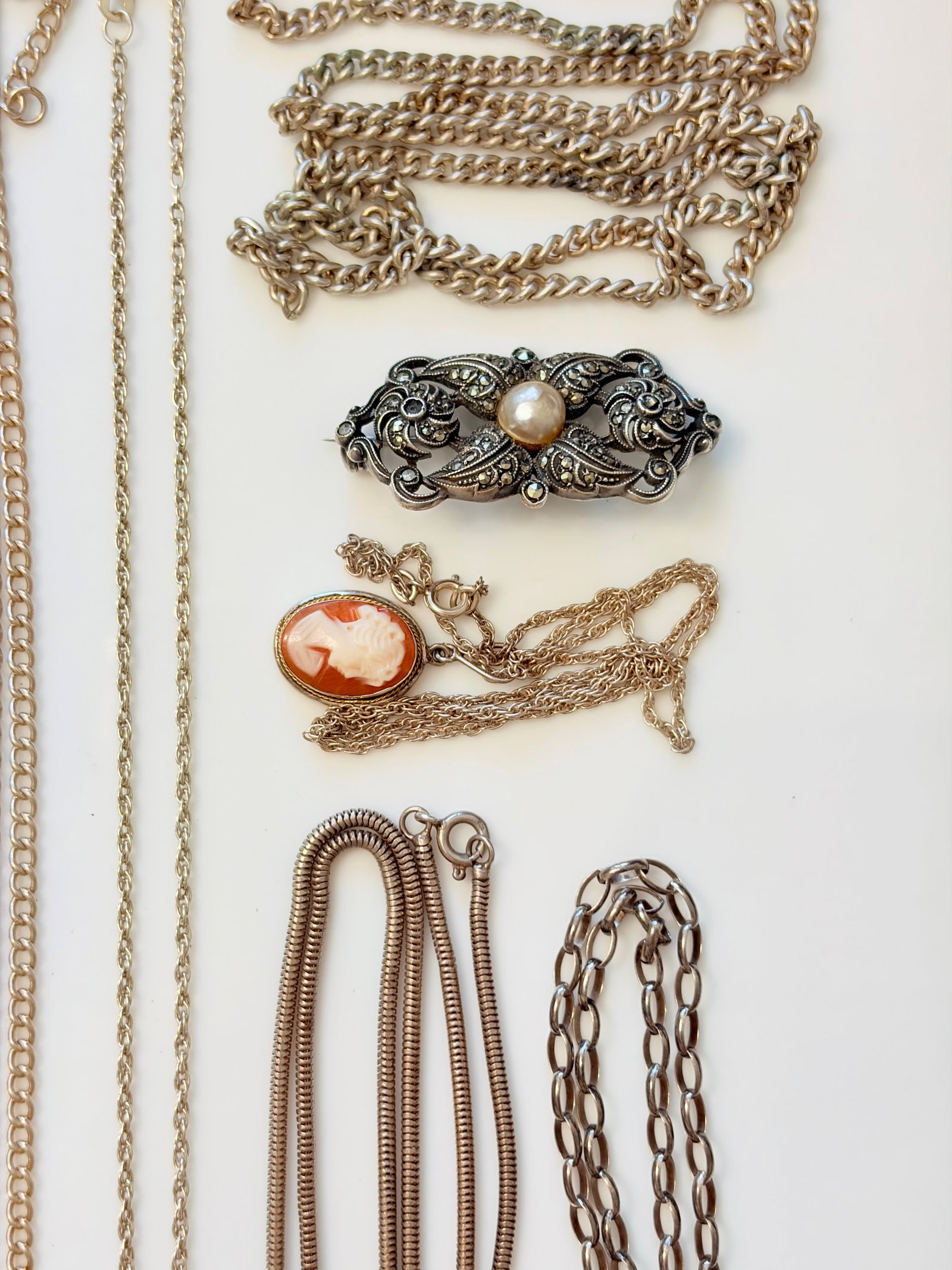 MIXED LOT- SILVER CHAINS ETC - 3