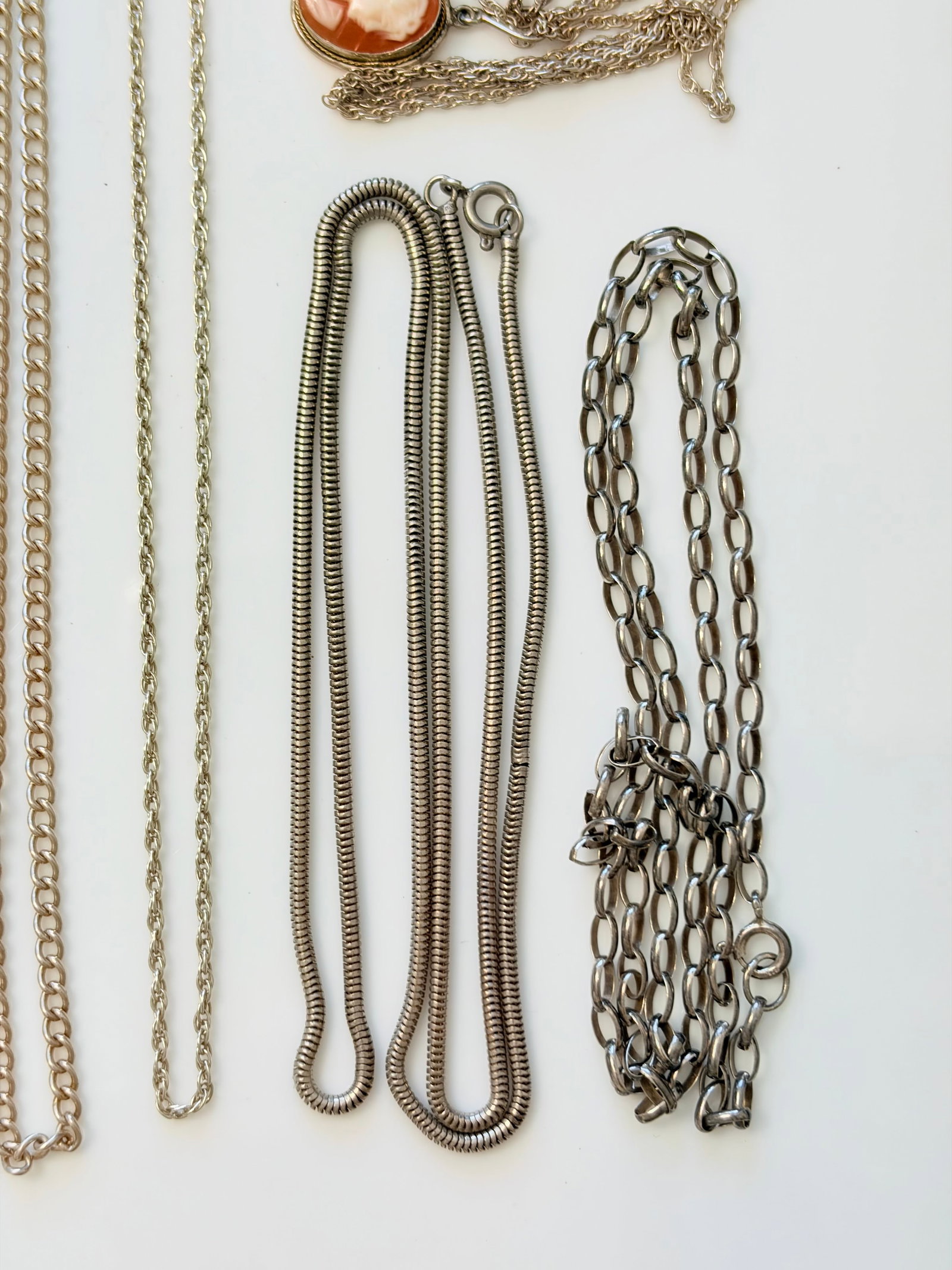 MIXED LOT- SILVER CHAINS ETC - 5