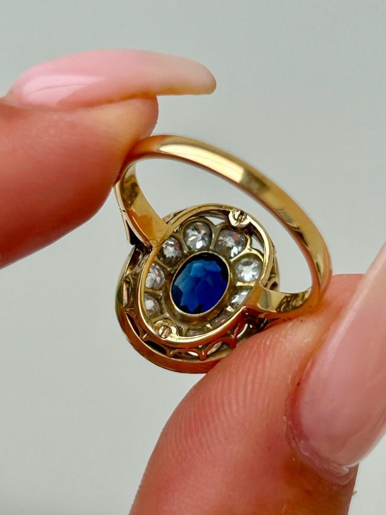 Outstanding Edwardian Sapphire Diamond and White Enamel Ring in 18ct Yellow Gold - 4