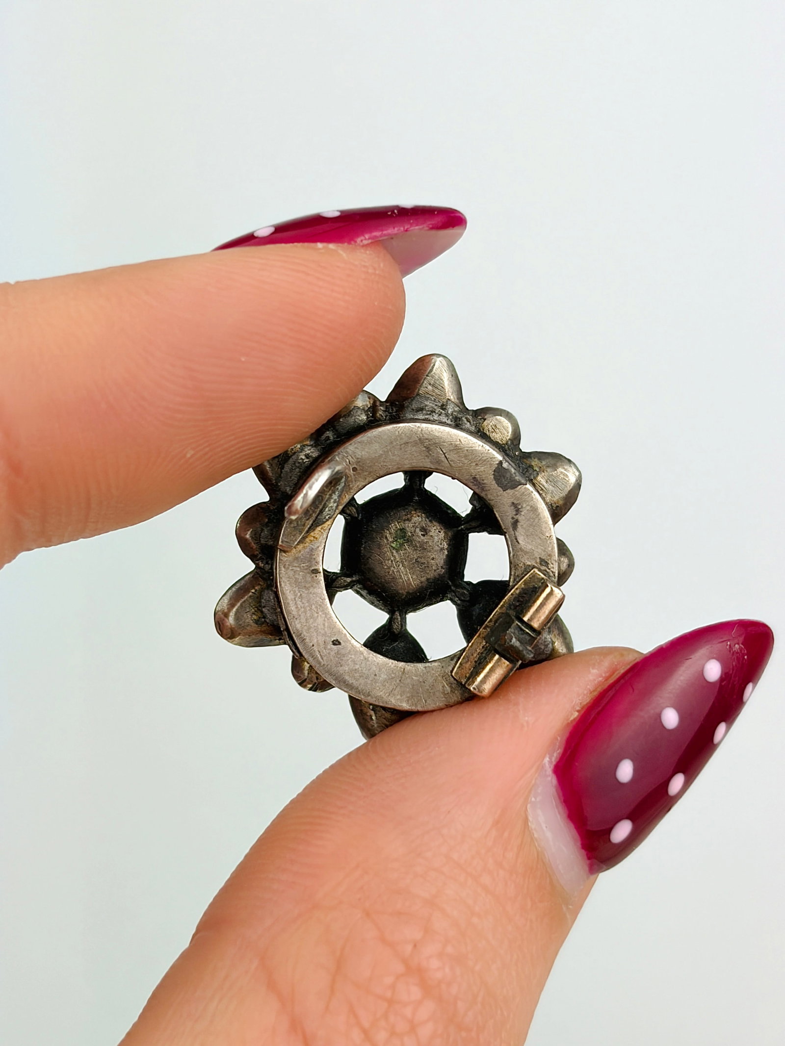 ANTIQUE SILVER AND FLAT CUT GARNET COMPONENT - 3