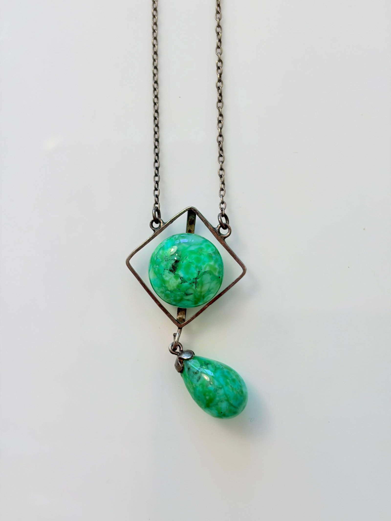 ART DECO JADE NECKLACE (1 of 4)