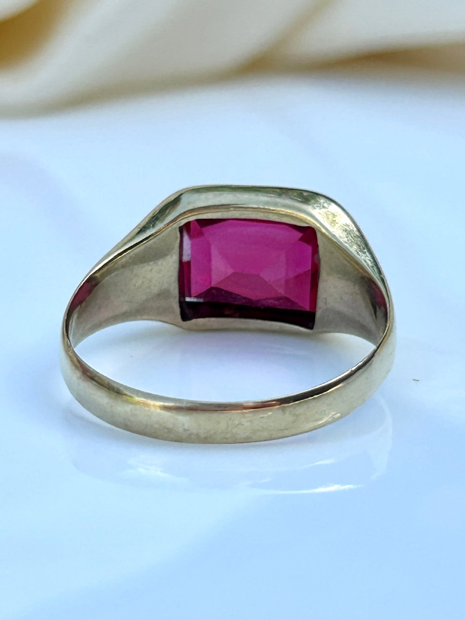 HUGE PINK PASTE 10CT GOLD SIGNET RING - 3