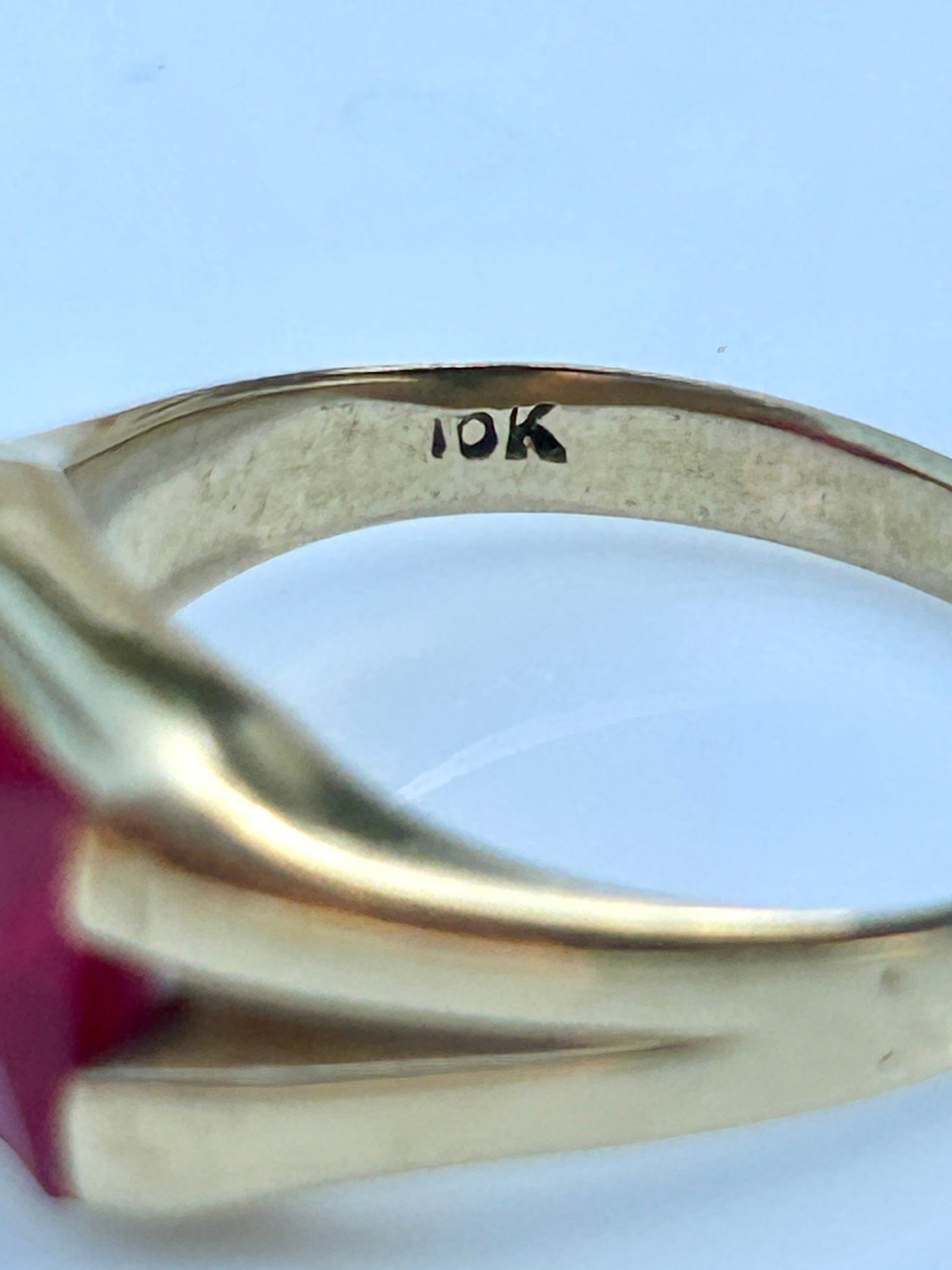HUGE PINK PASTE 10CT GOLD SIGNET RING - 4
