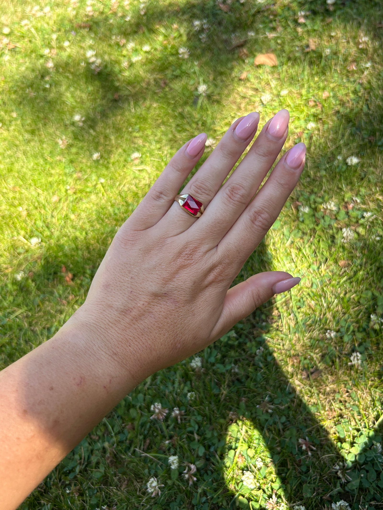 HUGE PINK PASTE 10CT GOLD SIGNET RING - 5