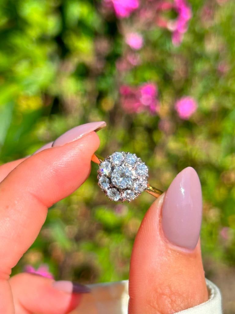 Chunky Antique 18ct Yellow Gold Diamond Cluster Ring - 9