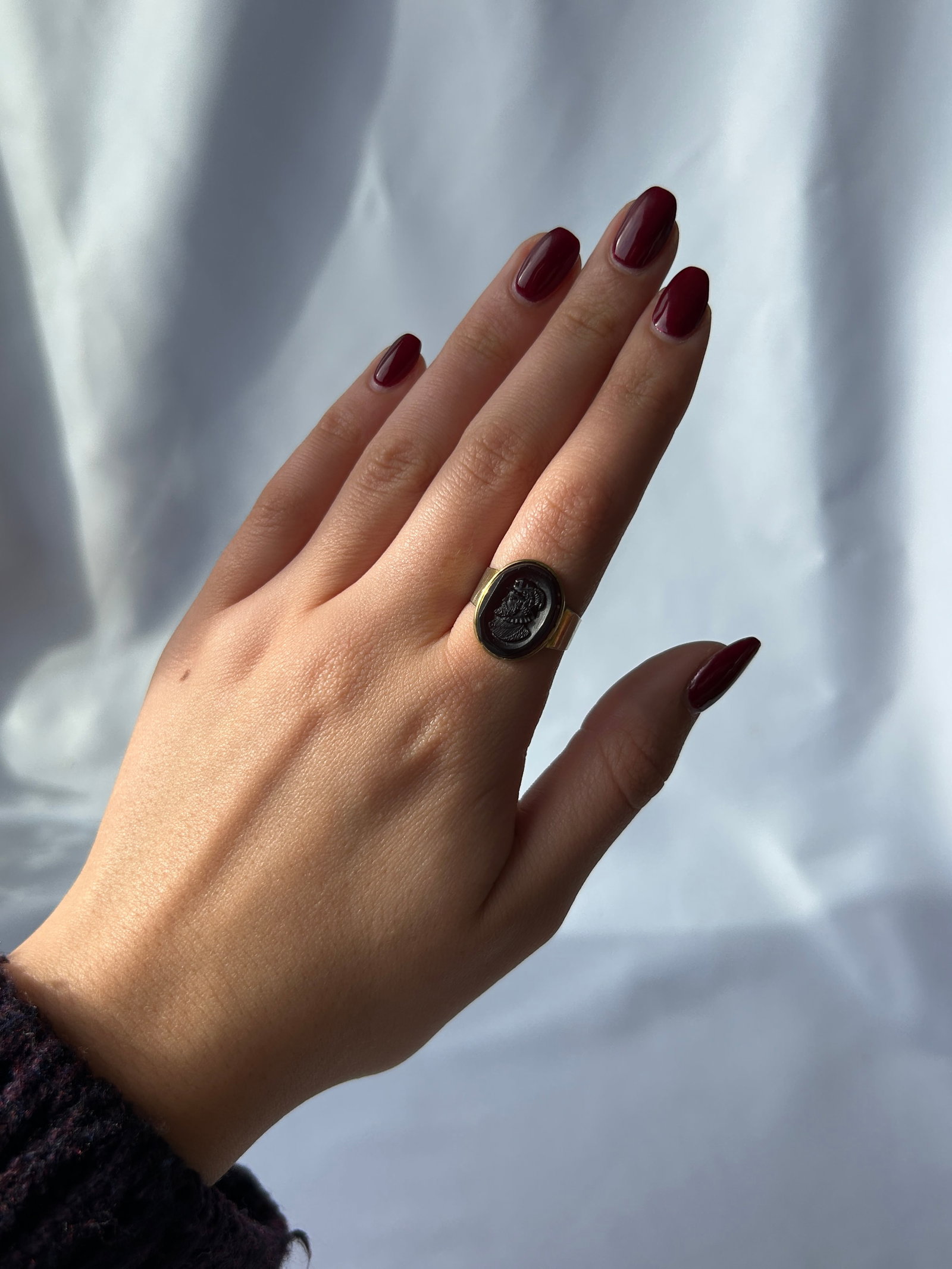 Victorian Yellow Metal Detailed Intaglio Ring - 8