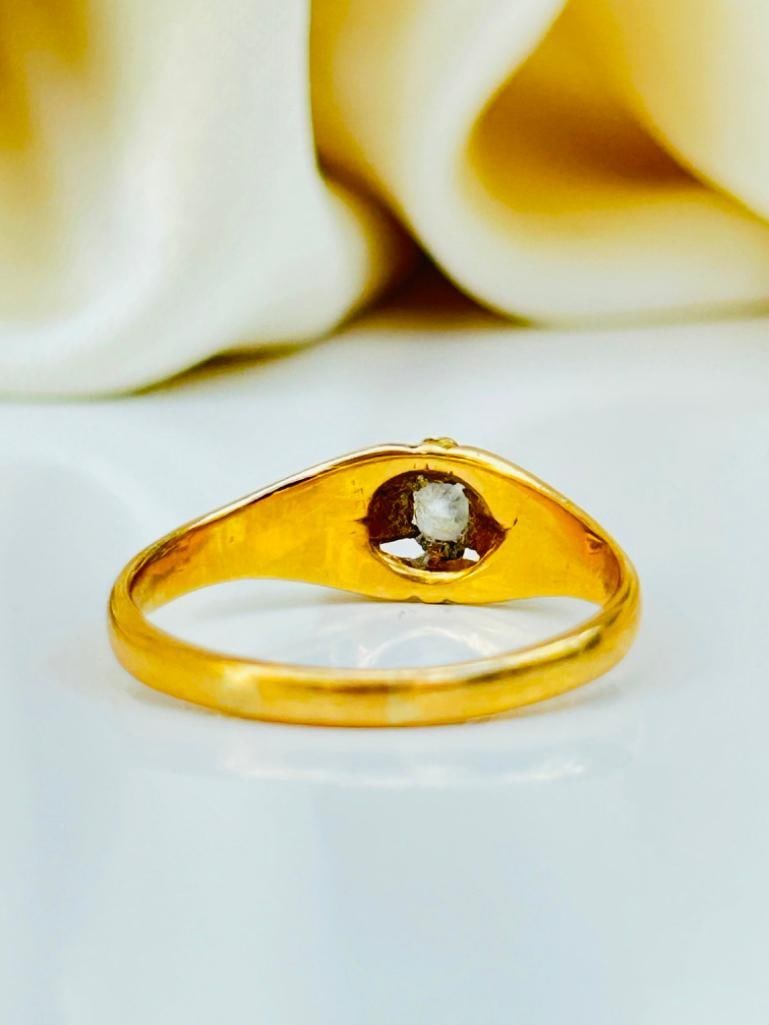 Chunky 18ct Yellow Gold Diamond Buttercup / Belcher Style Ring - 8