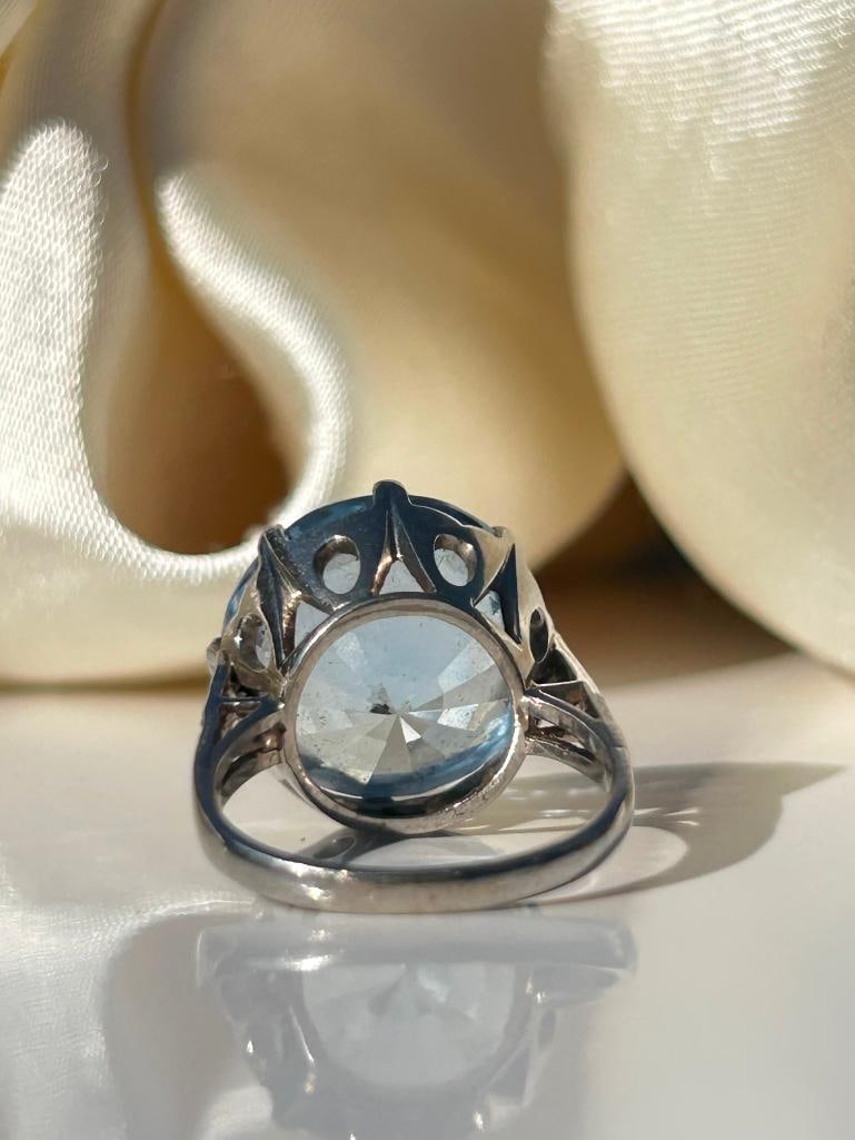 Huge blue topaz and diamond 14ct gold cocktail ring - 5