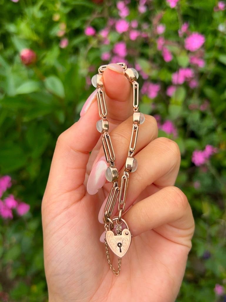 Chunky 9ct gold moonstone gate bracelet with heart padlock - 10