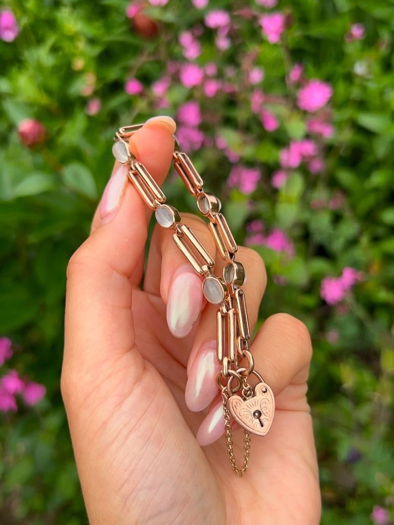 Chunky 9ct gold moonstone gate bracelet with heart padlock - 9