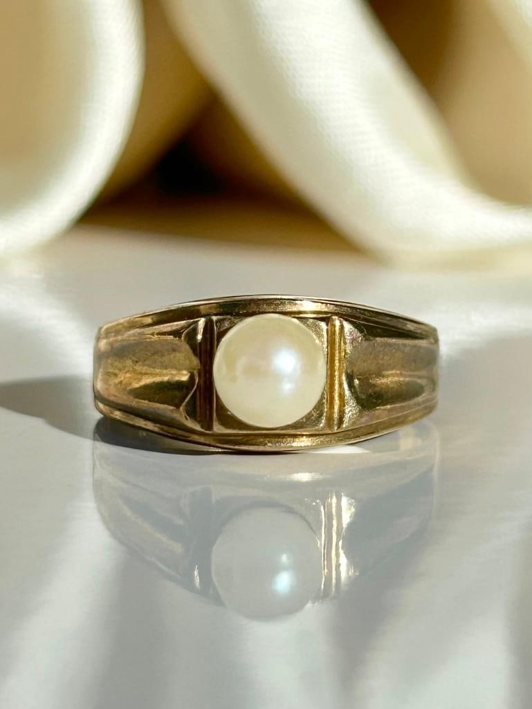 Antique Rose Cut Diamond and Aquamarine Silver Set Gold Hook Earrings beautiful pair of earrings: Sweet 9ct Gold Pearl Ring precious and sweet measurements size UK L US 6 head of ring 7mm x 7mm weight 2.08g hallmarked 375 materials 9ct gold and pearl 