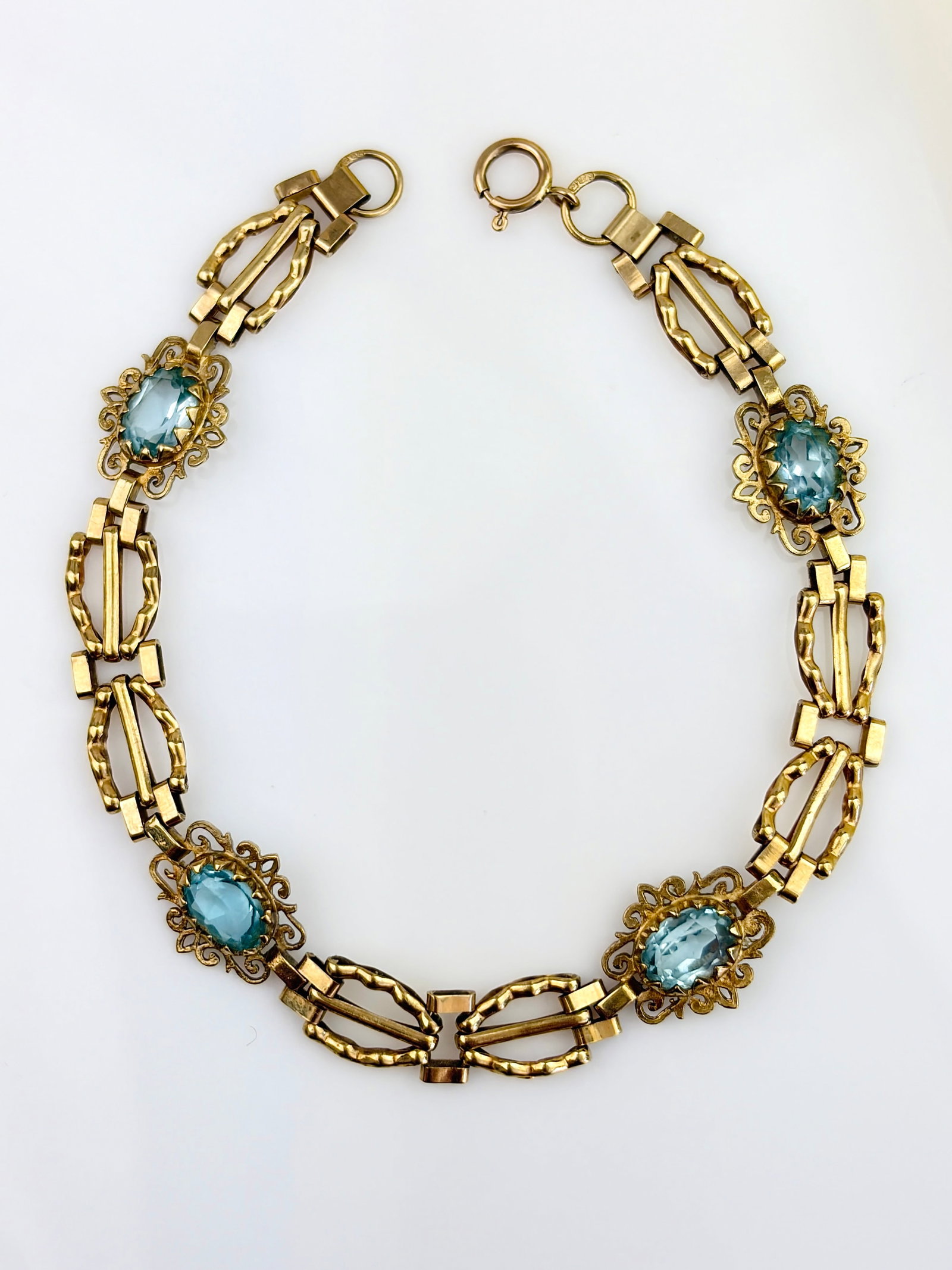 SWEET 9CT YELLOW GOLD AQUAMARINE BRACELET (1 of 9)