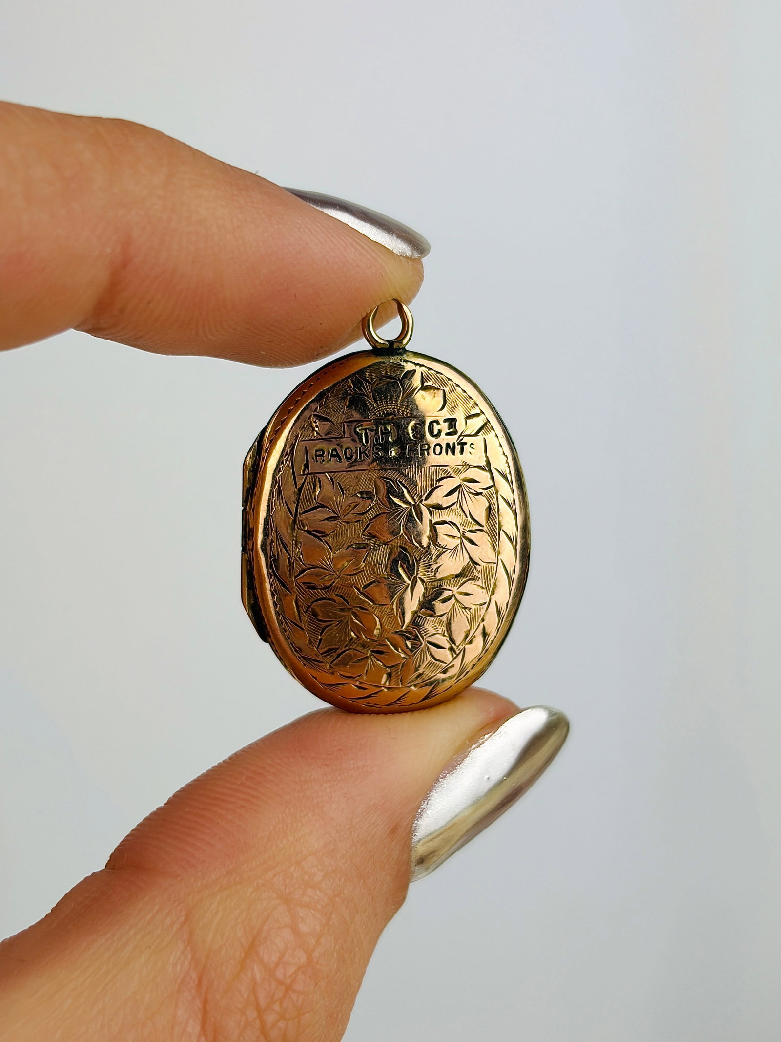 Antique 9ct Gold Flower and Swirl Engraved Front and Back Locket Pendant - 3