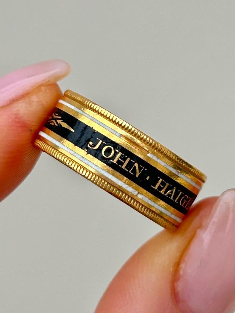 Antique Black and White Enamel 18ct Yellow Gold in Memory Of Mourning Band Ring: Antique Black and White Enamel 18ct Yellow Gold in Memory Of Mourning Band Ring charming and precious mourning band measurements size UK R1/2 US 83/4 band width 7mm weight