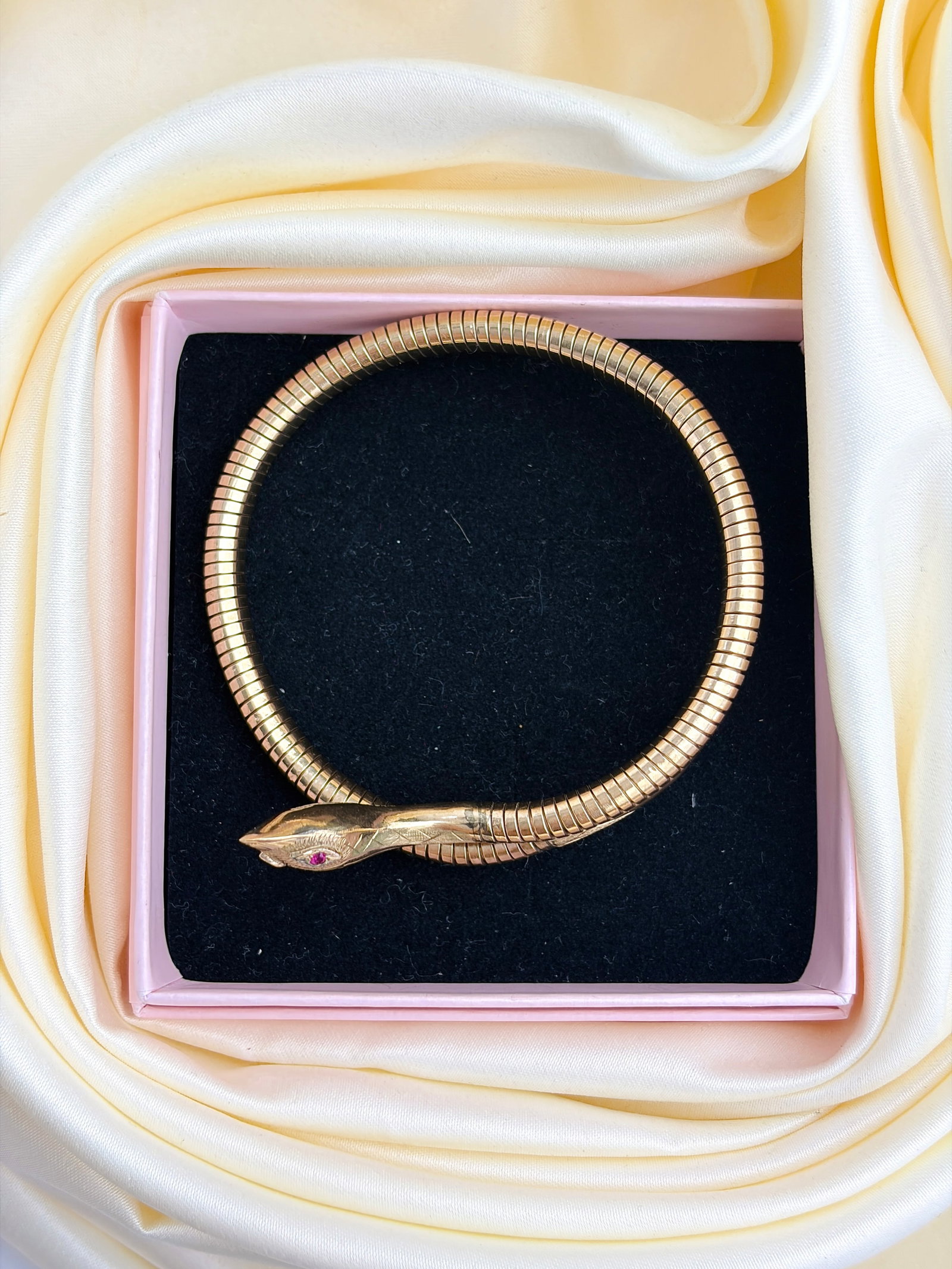 VINTAGE C&F 9CT GOLD GAS PIPE COILED SNAKE BANGLE BRACELET WITH RUBY EYES - 10