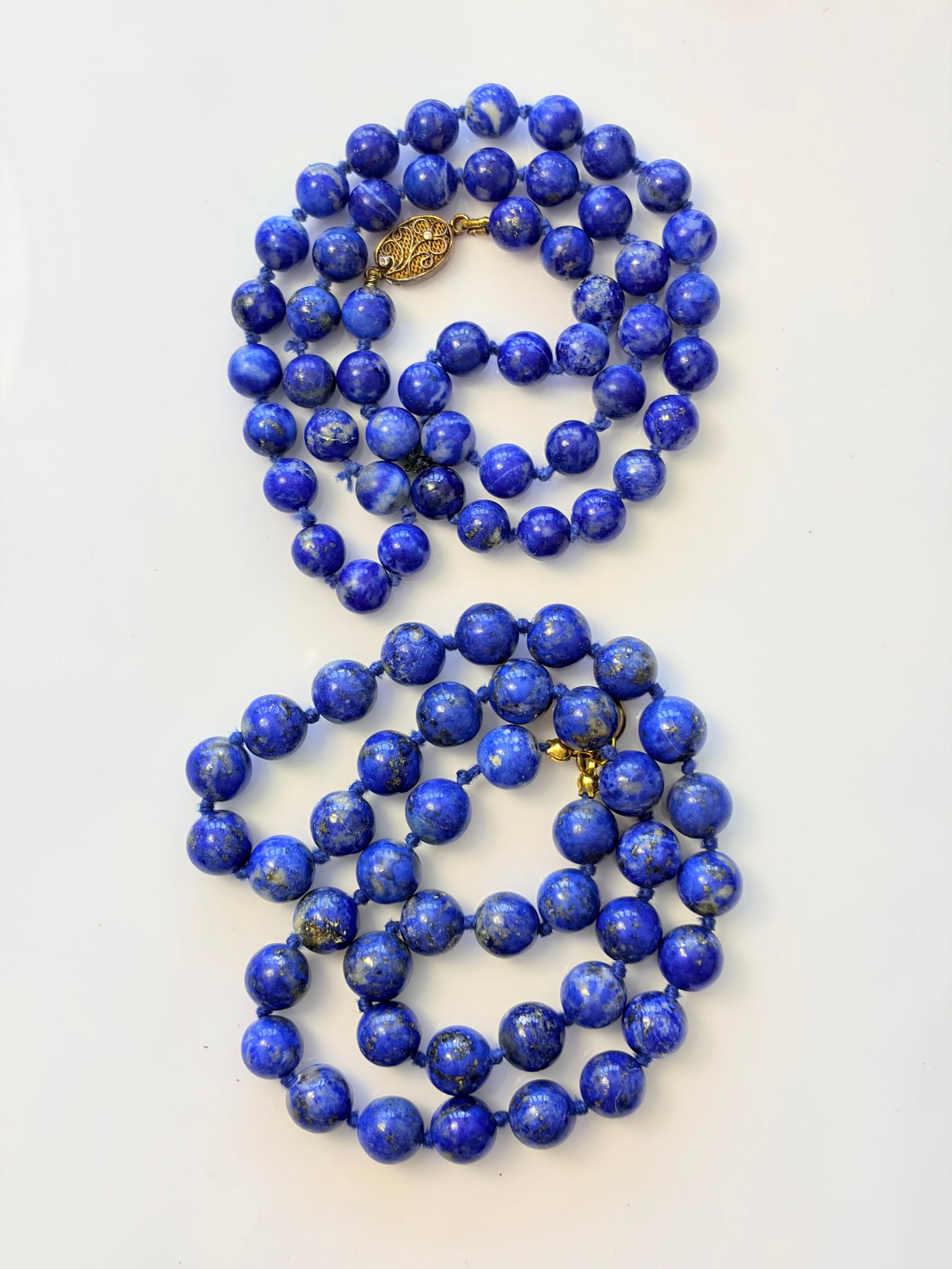 MIXED LOT- 2X LAPIS LAZULI NECKLACES: MIXED LOT- 2X LAPIS LAZULI NECKLACES