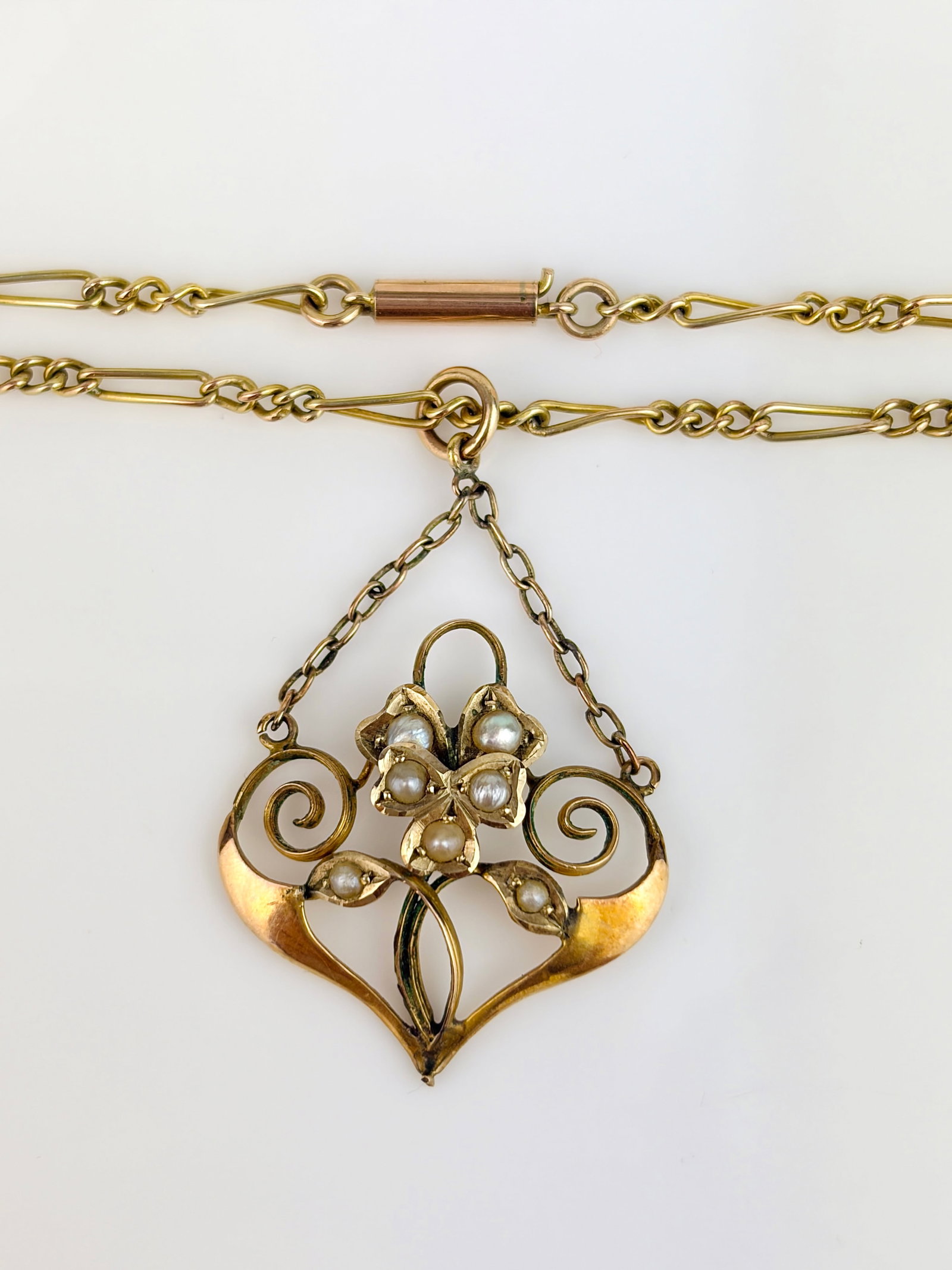 ANTIQUE 9CT GOLD PEARL ORNATE PENDANT ON GOLD FIGARO CHAIN - 5