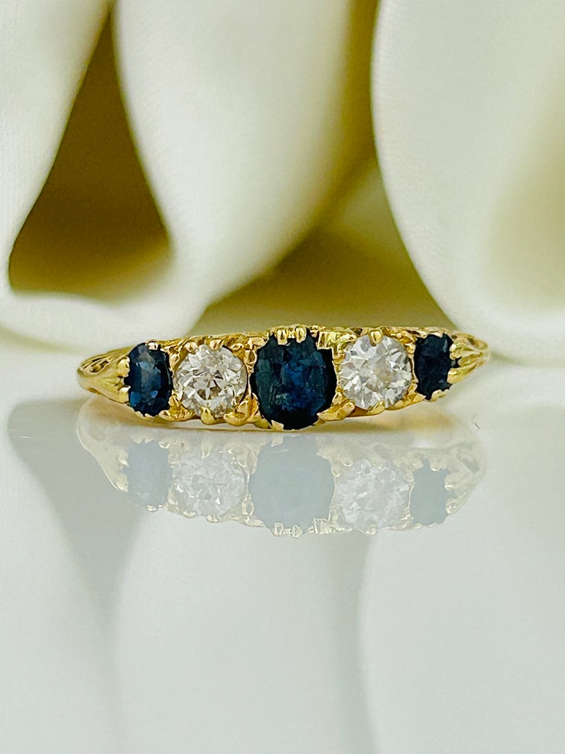 Antique C.1917 18ct Yellow Gold Sapphire and Diamond 5 Stone Ring: Antique C.1917 18ct Yellow Gold Sapphire and Diamond 5 Stone Ring