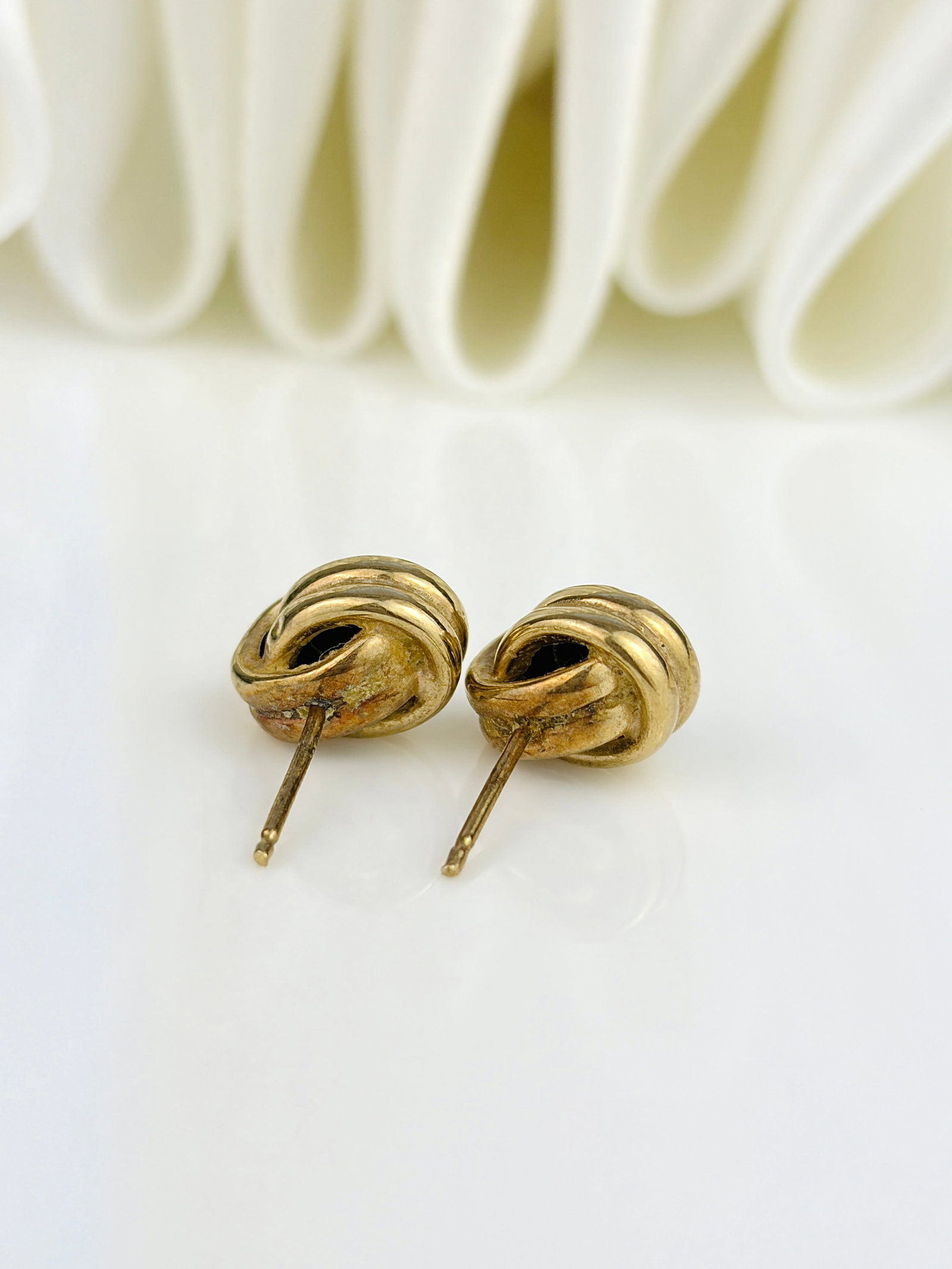 VINTAGE 9CT YELLOW GOLD TWISTED KNOT STUD EARRINGS - 3