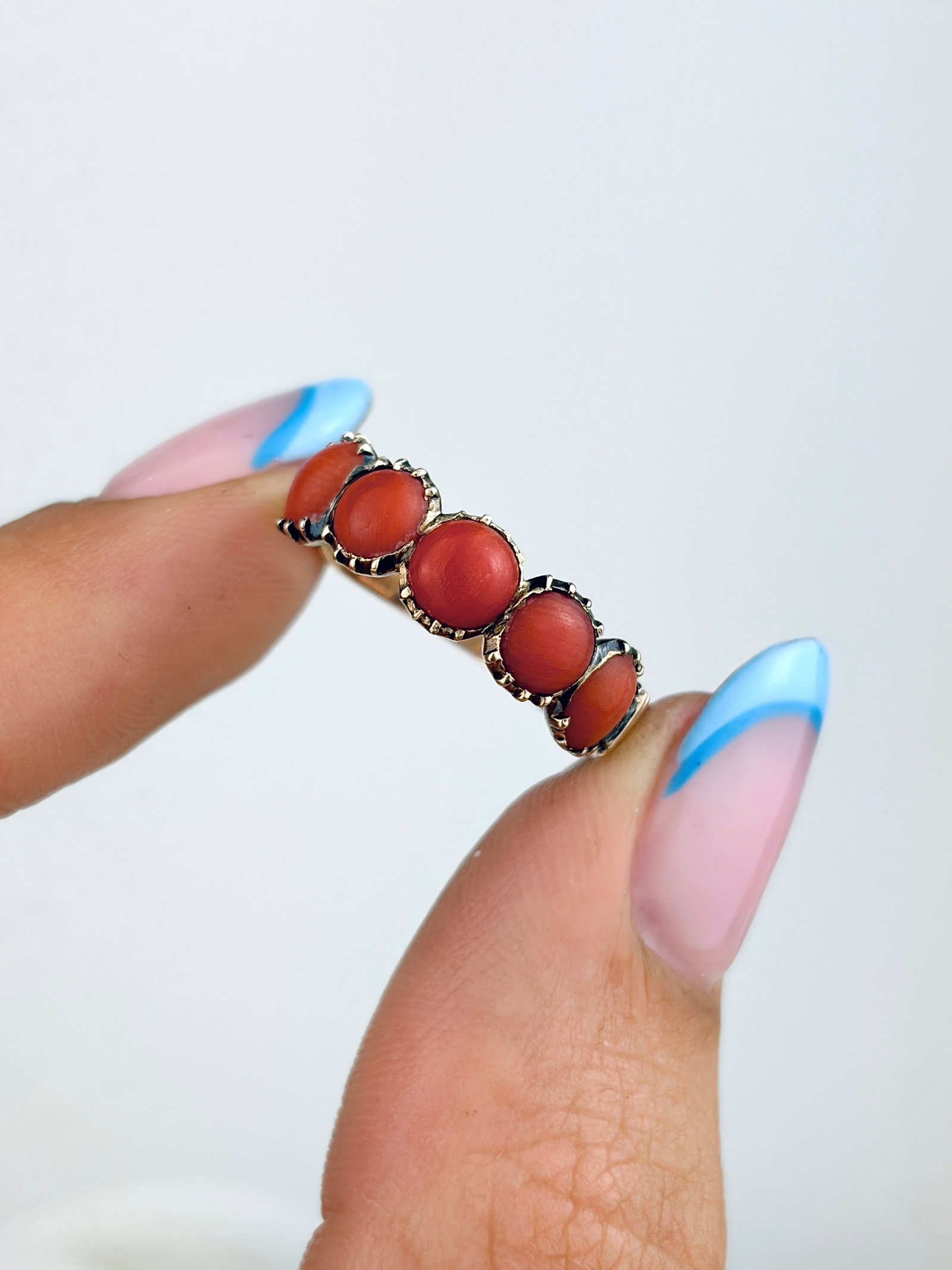 ANTIQUE CORAL 5 STONE RING IN GOLD AF - 5