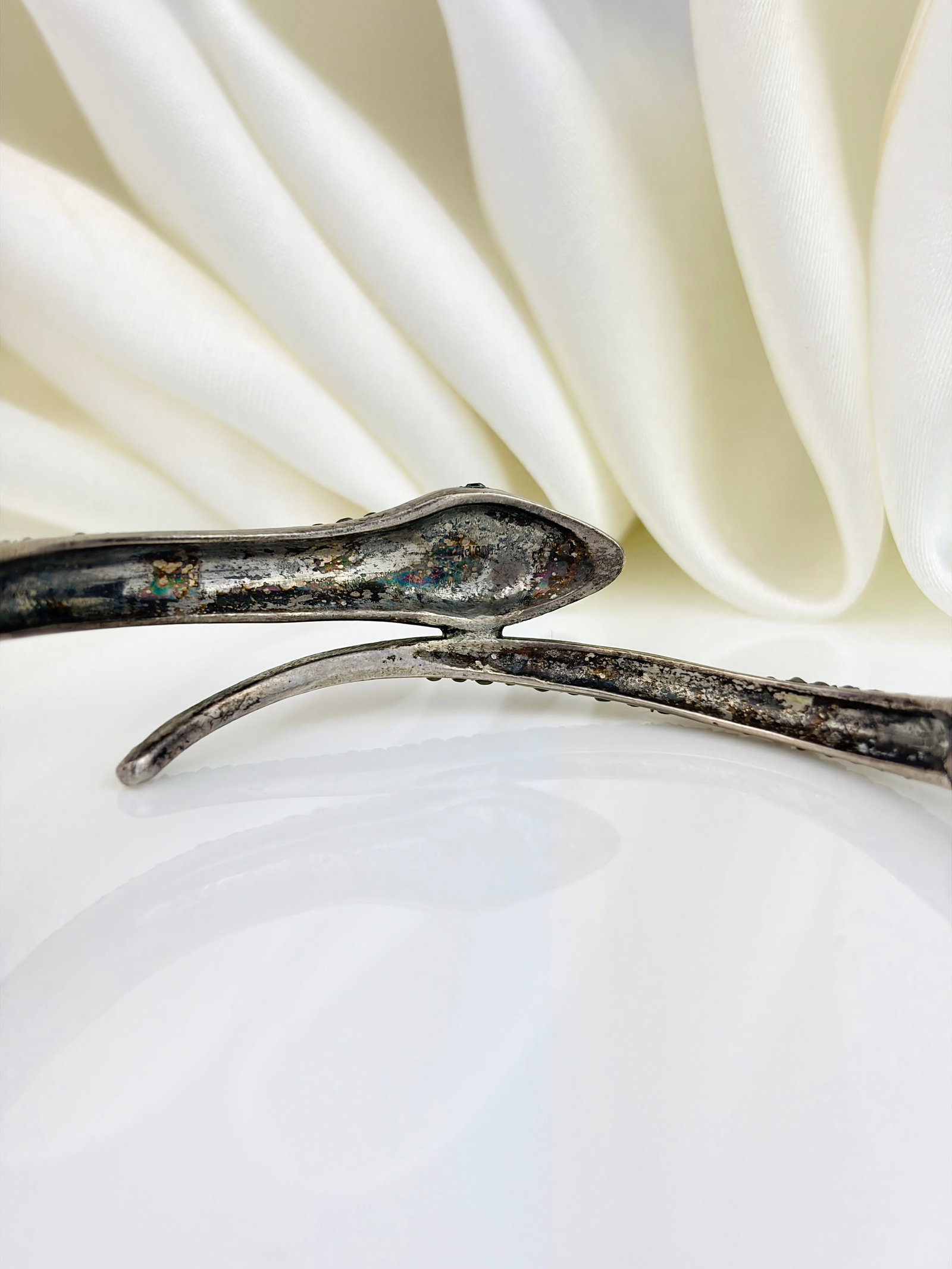 WONDERFUL ANTIQUE SILVER MARCASITE SNAKE GAS PIPE BRACELET WITH GREEN PASTE EYES - 5