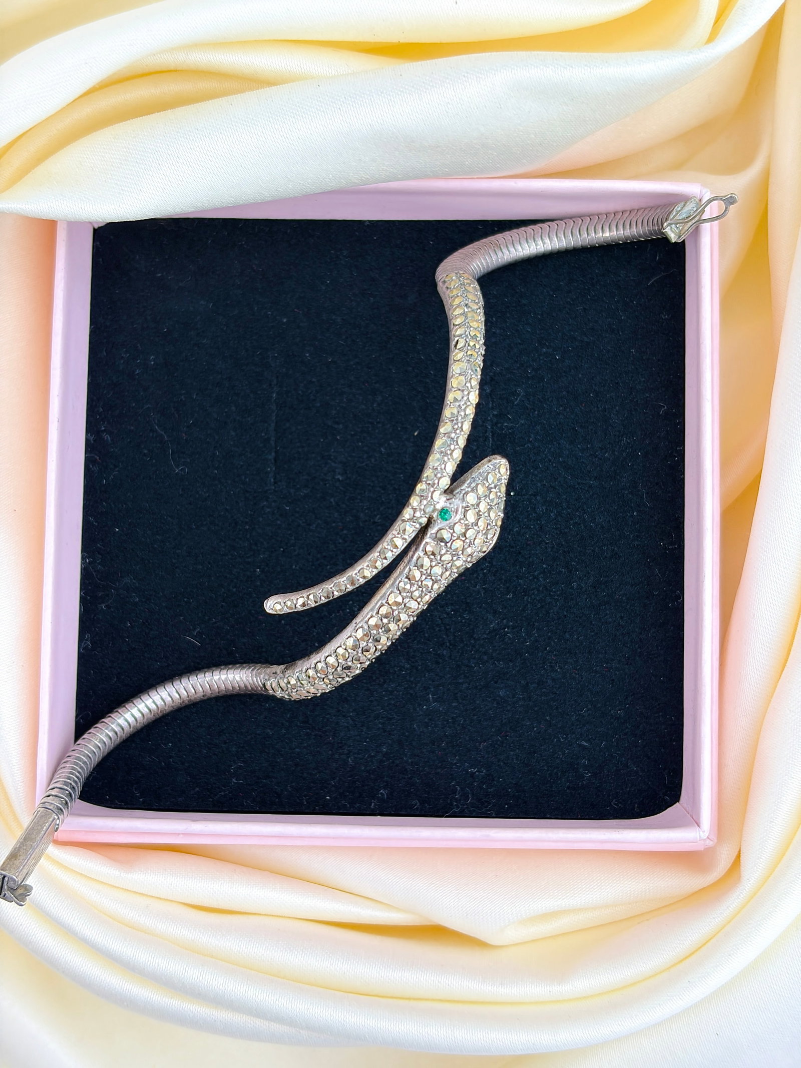 WONDERFUL ANTIQUE SILVER MARCASITE SNAKE GAS PIPE BRACELET WITH GREEN PASTE EYES - 8