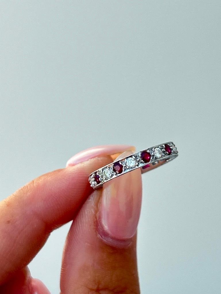 Outstanding 18 CT white gold Ruby and diamond full eternity band Ring - 6