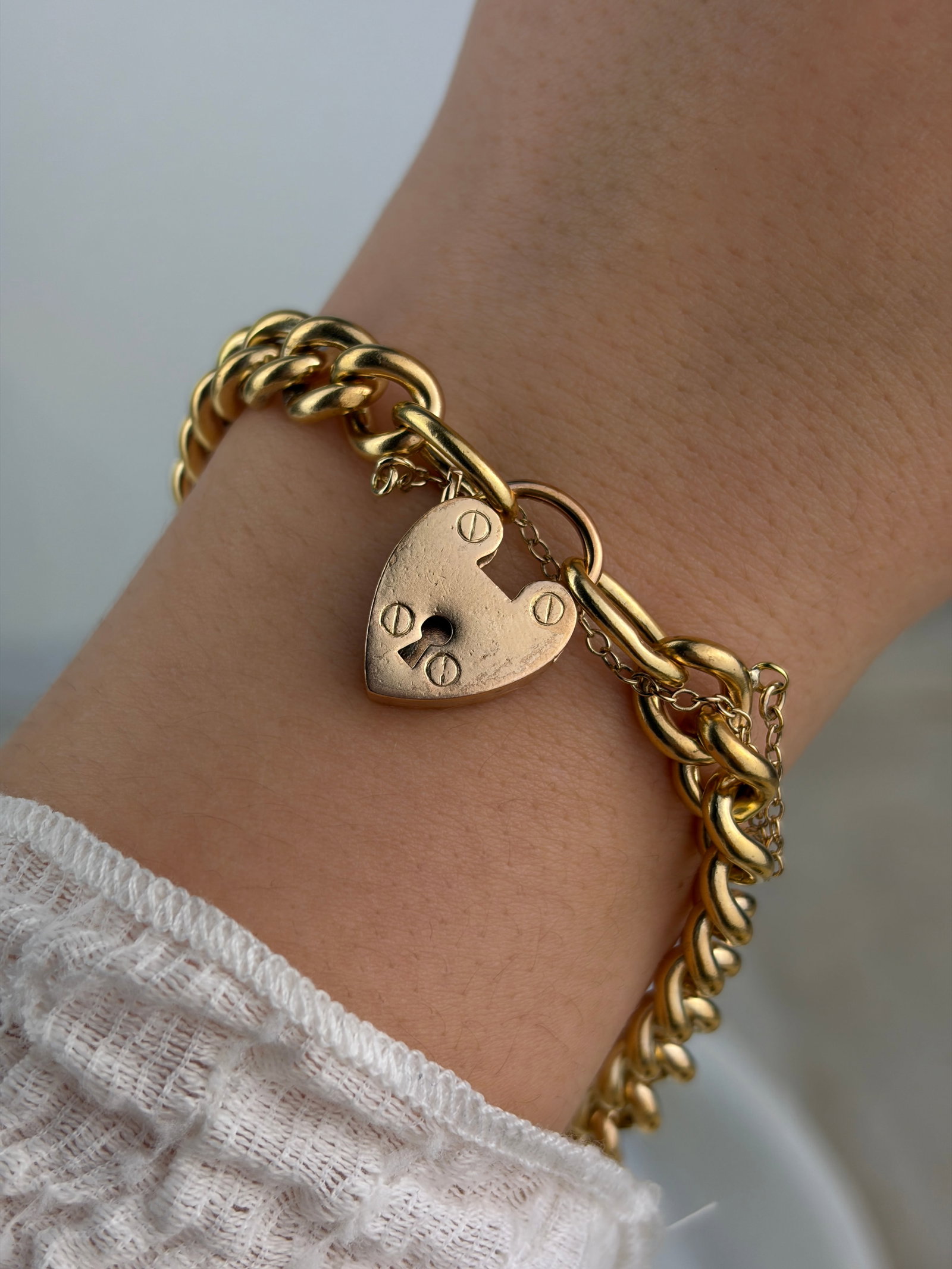 CHUNKY ANTIQUE CURB LINK BRACELET WITH HEART PADLOCK - 5