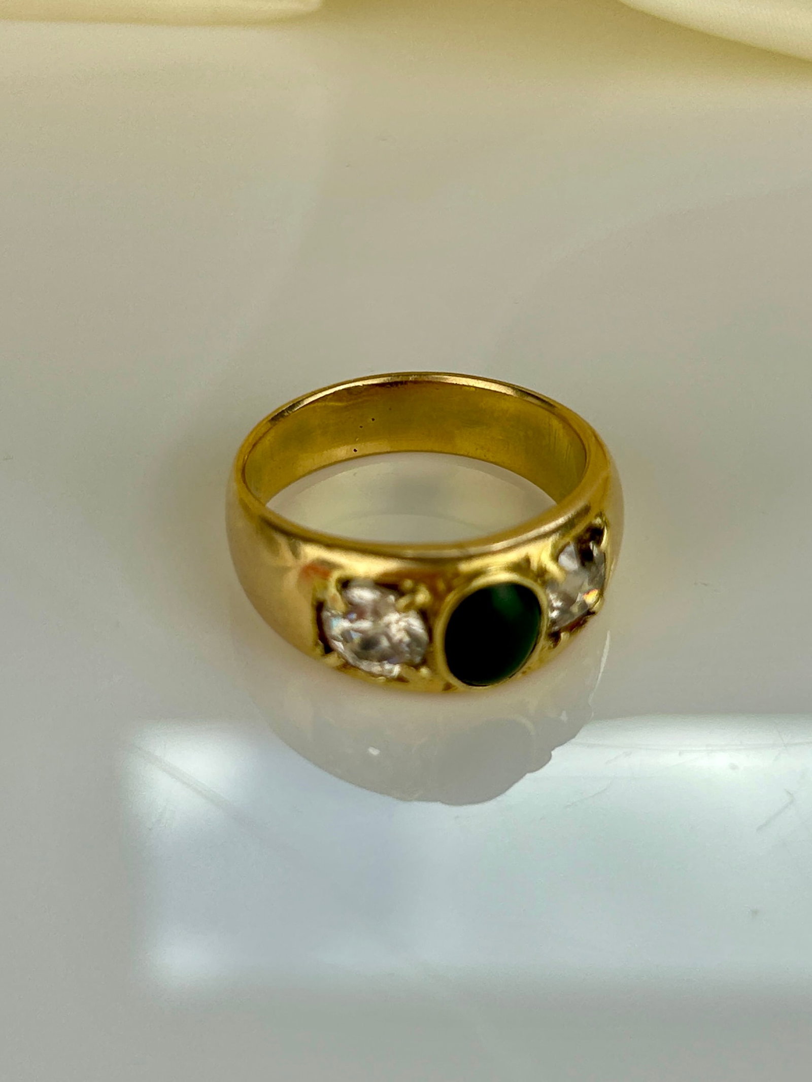Chunky Vintage Jade and 2x .85pt Diamond 3 Stone in 18ct Gold - 5