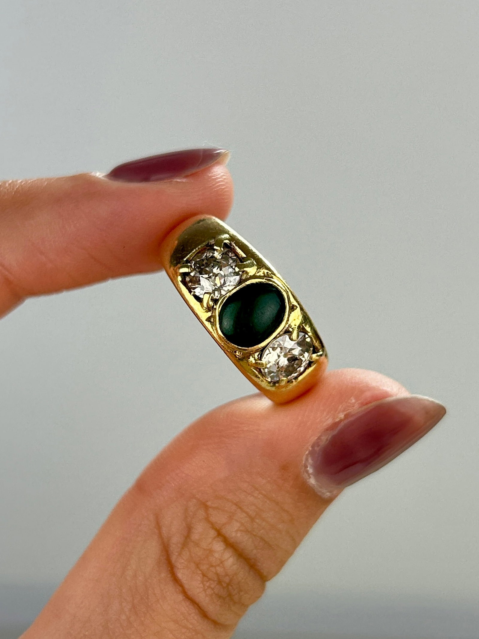Chunky Vintage Jade and 2x .85pt Diamond 3 Stone in 18ct Gold - 6